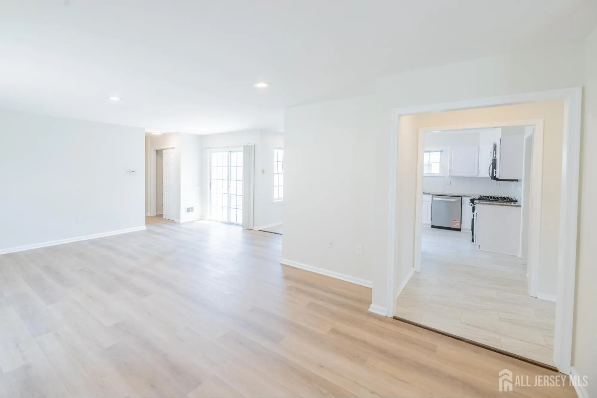 Property Slideshow image 30 of 67 | 218 n pondview blvd, Monroe, NJ, 08831