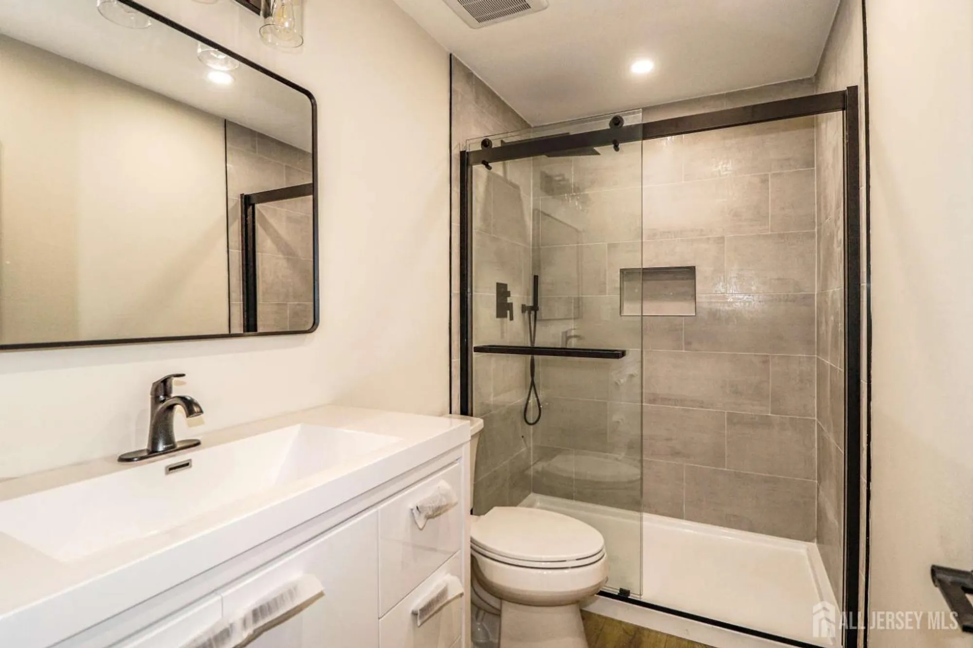 Property Slideshow image 16 of 22 | 94 salix plz a, Monroe, NJ, 08831