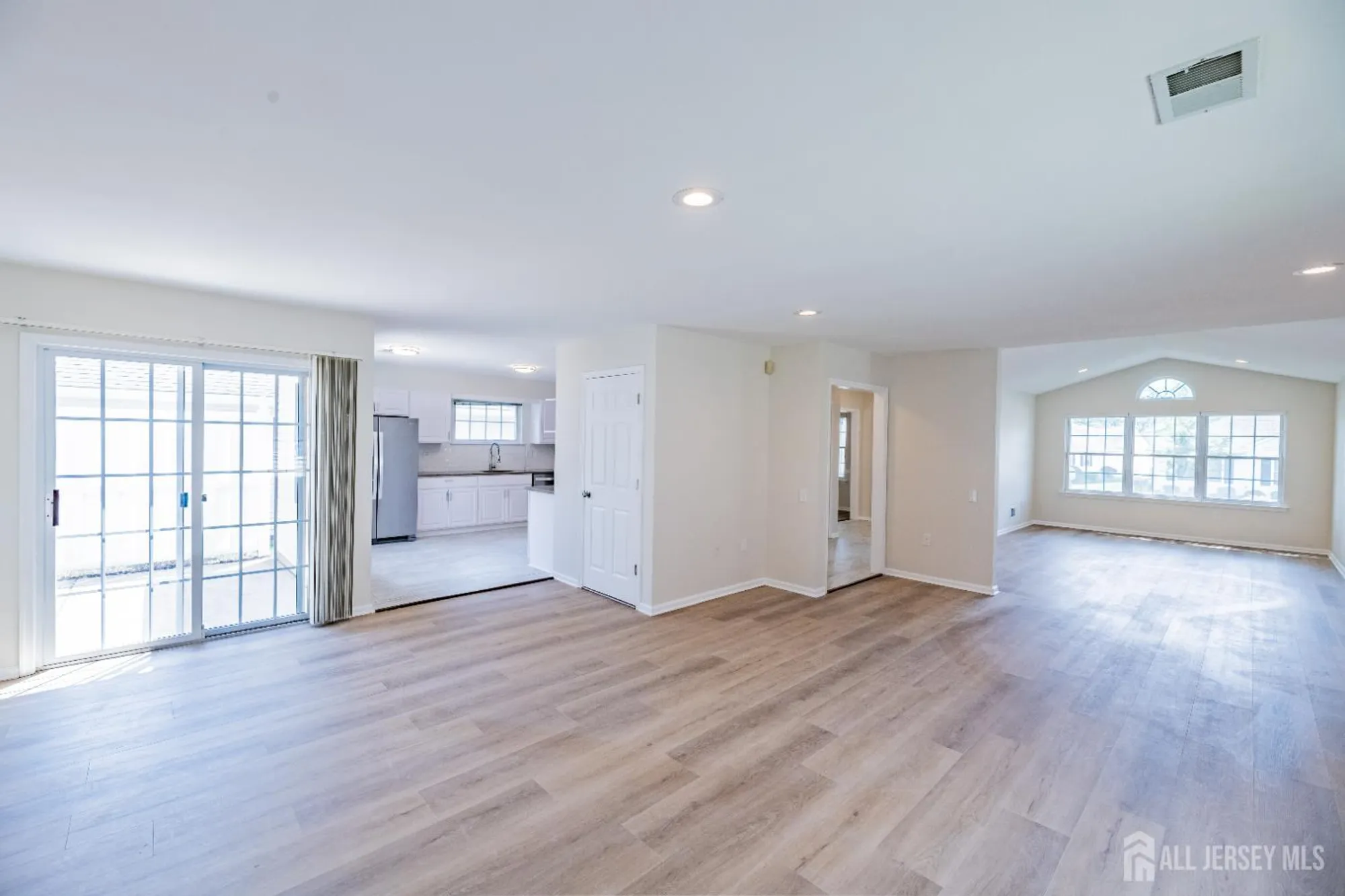 Property Slideshow image 28 of 67 | 218 n pondview blvd, Monroe, NJ, 08831