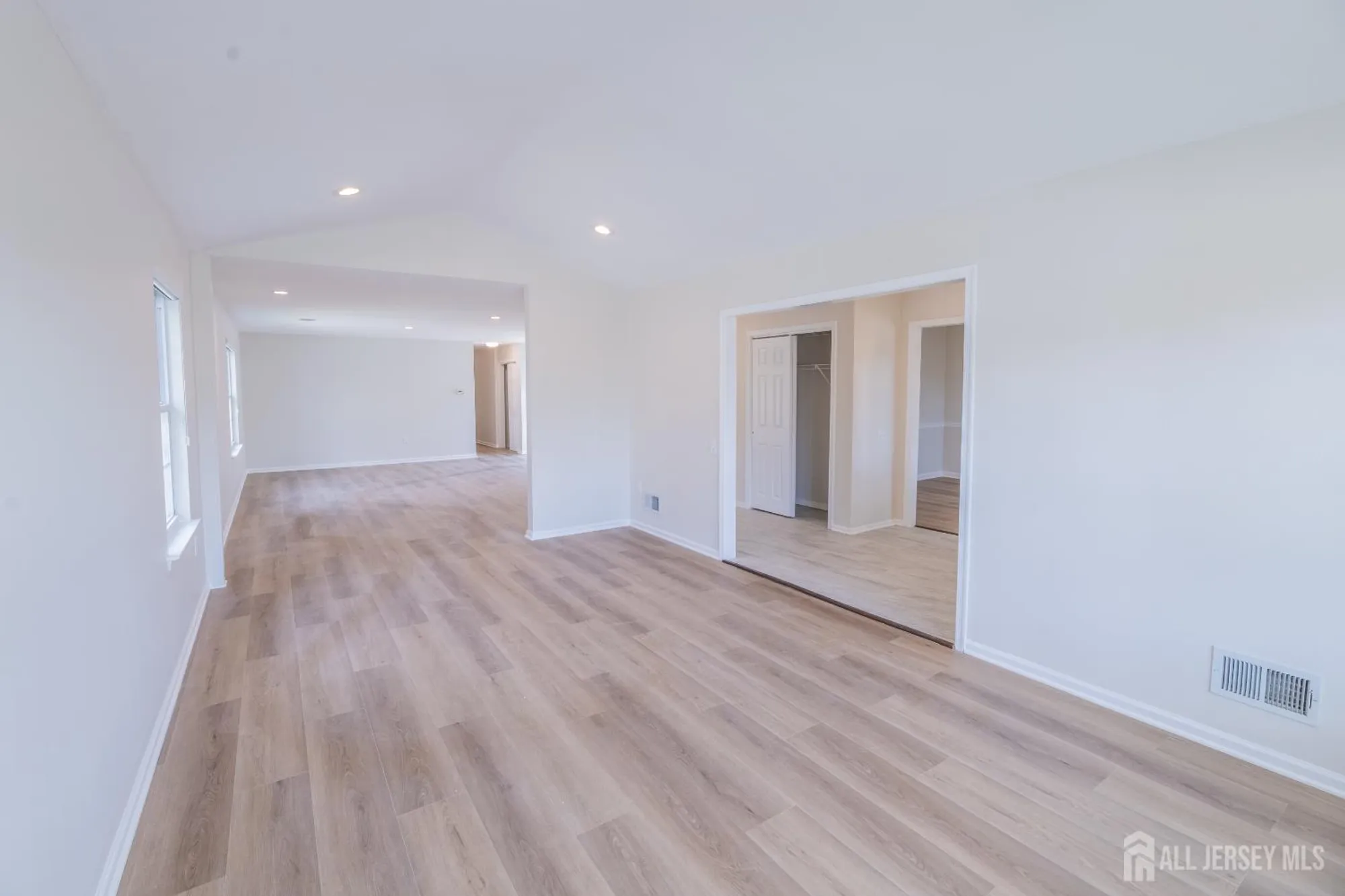 Property Slideshow image 34 of 67 | 218 n pondview blvd, Monroe, NJ, 08831