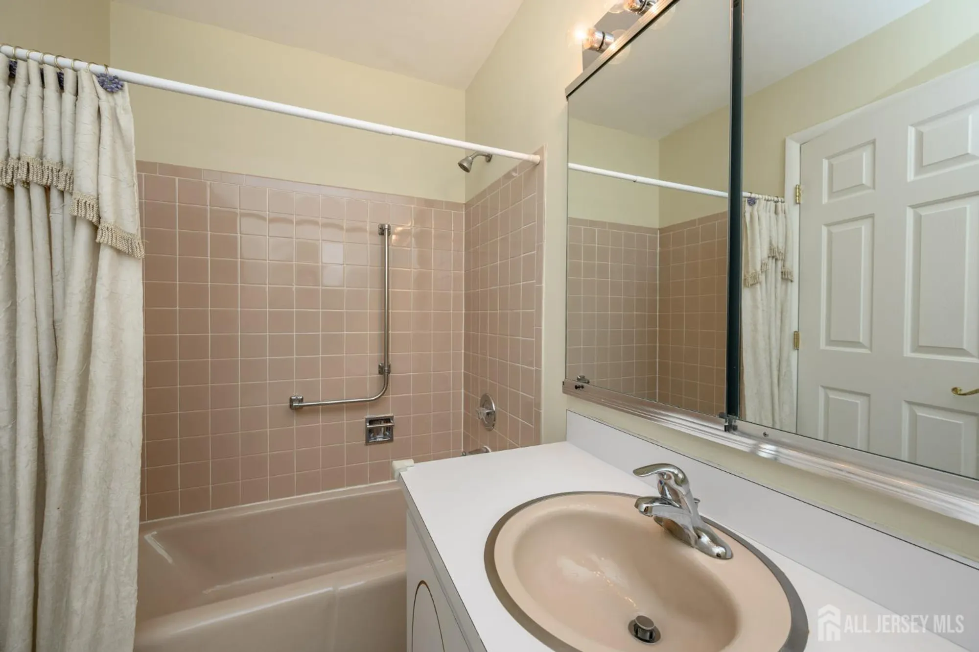 Property Slideshow image 19 of 37 | 23 bowie dr, Whiting, NJ, 08759