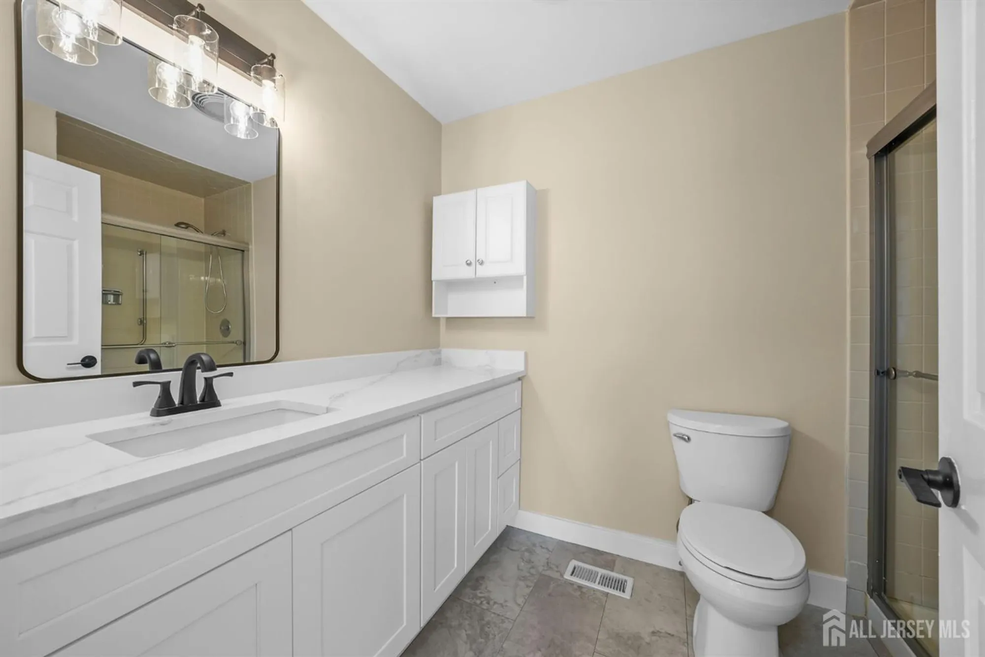 Property Slideshow image 14 of 15 | 15 betsy ross dr b, Monroe, NJ, 08831