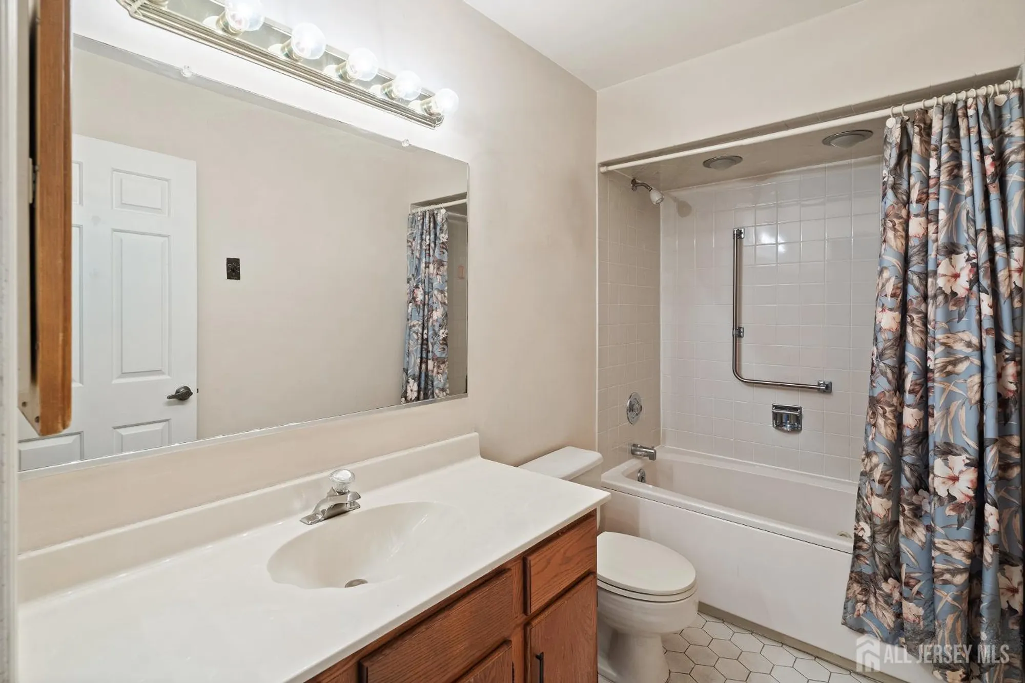 Property Slideshow image 10 of 32 | 153 concordia cir d, Monroe, NJ, 08831