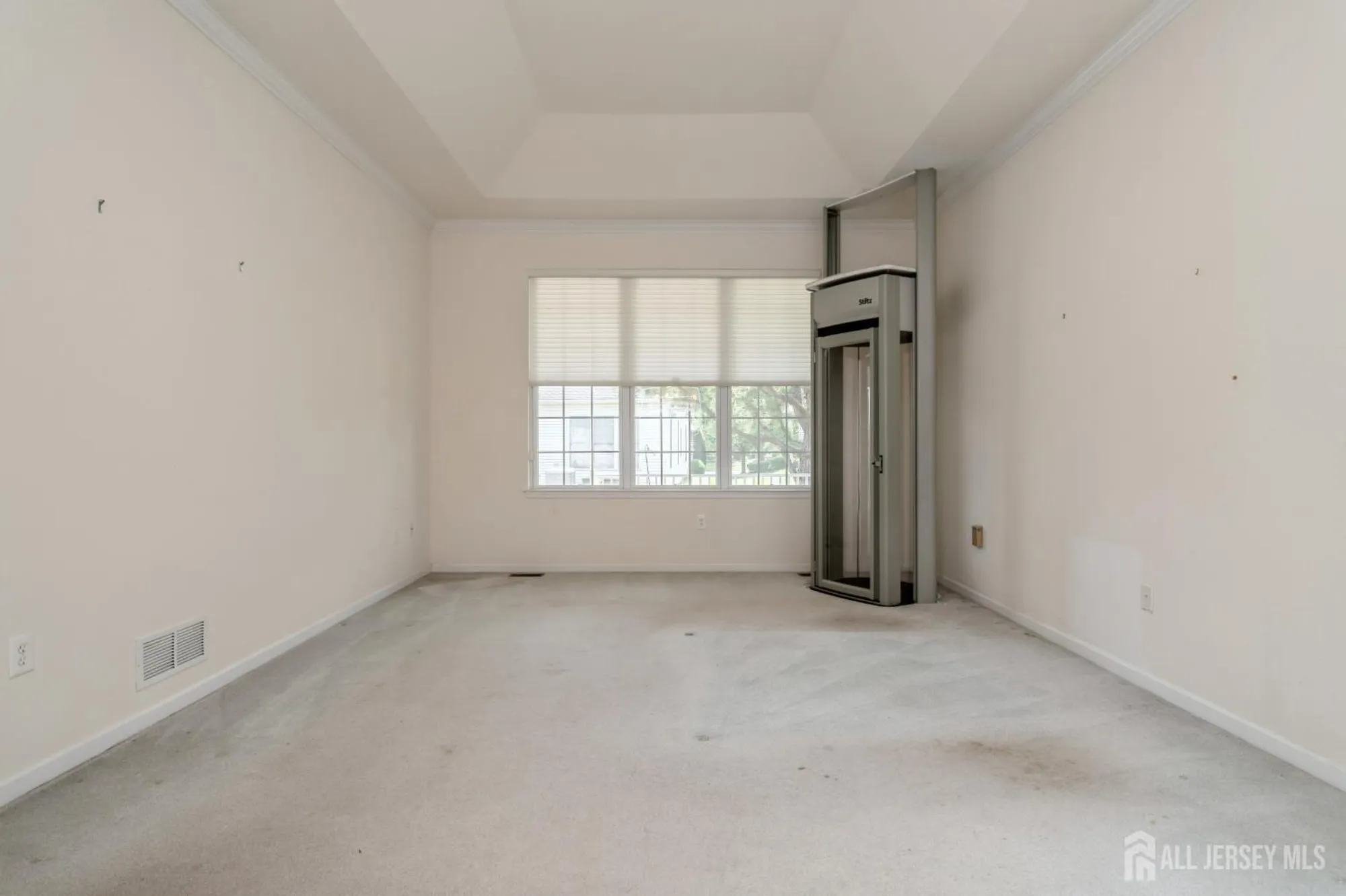 Property Slideshow image 17 of 38 | 9 glen eagles way, Monroe, NJ, 08831