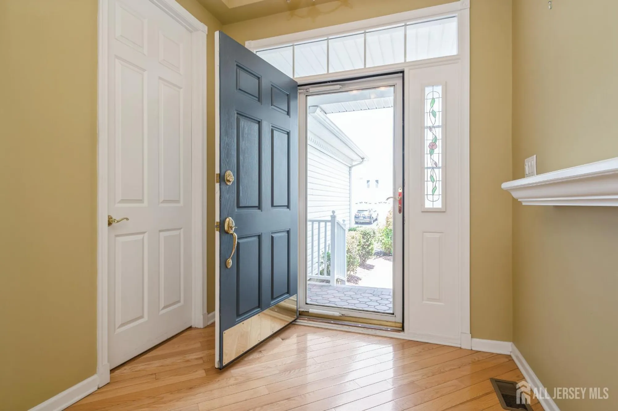 Property Slideshow image 5 of 38 | 9 glen eagles way, Monroe, NJ, 08831