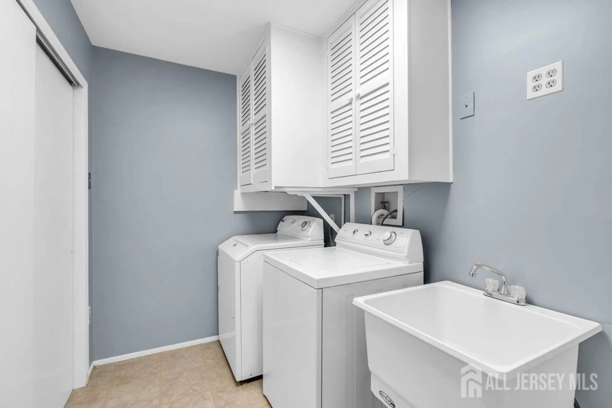 Property Slideshow image 38 of 47 | 8 ethan allen dr a, Monroe, NJ, 08831