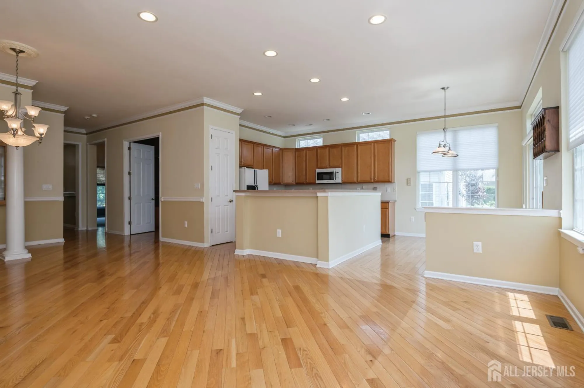 Property Slideshow image 9 of 38 | 9 glen eagles way, Monroe, NJ, 08831