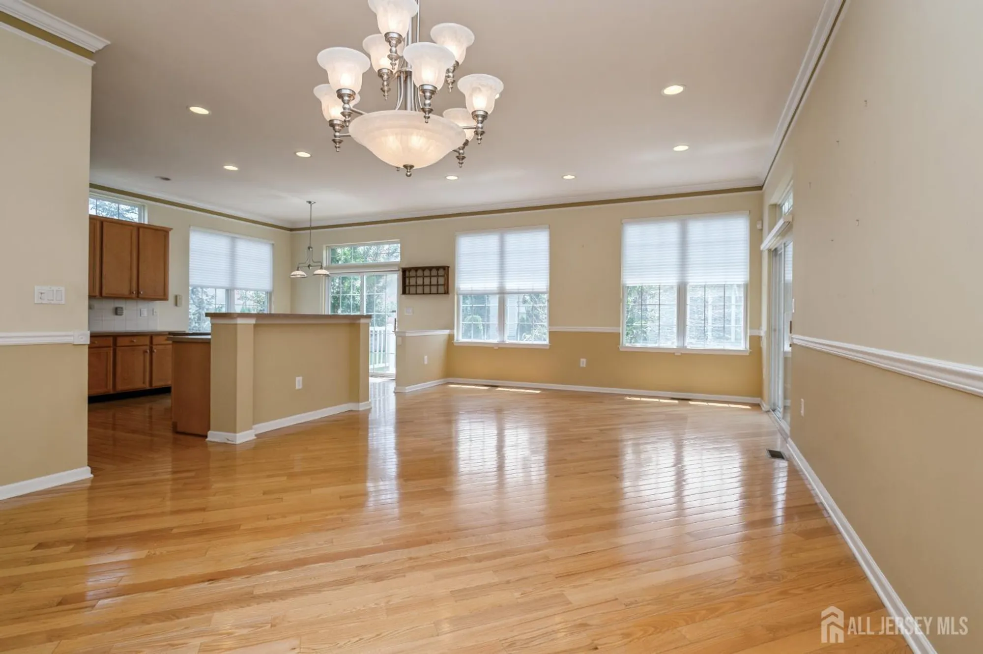 Property Slideshow image 7 of 38 | 9 glen eagles way, Monroe, NJ, 08831