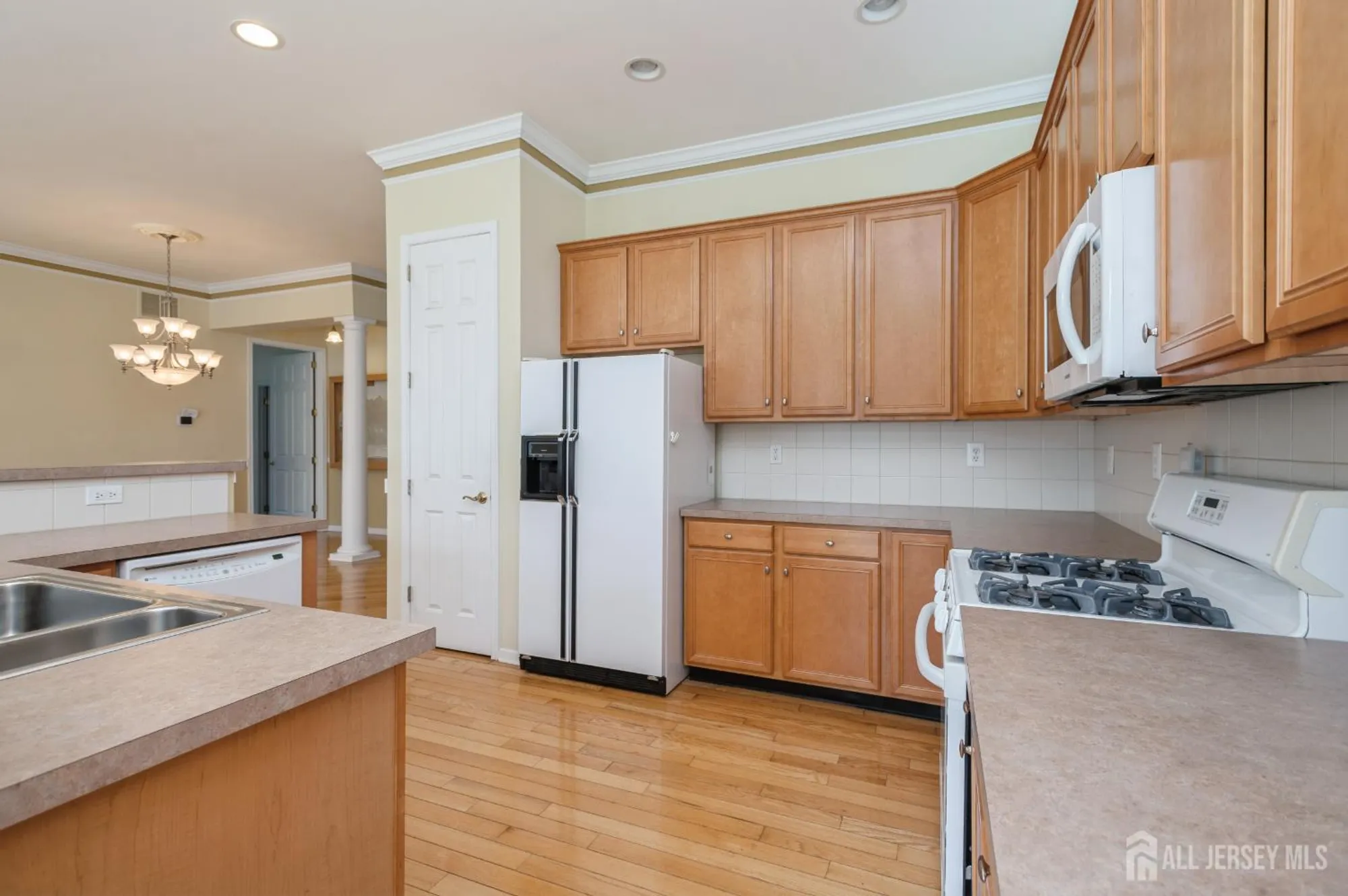 Property Slideshow image 11 of 38 | 9 glen eagles way, Monroe, NJ, 08831