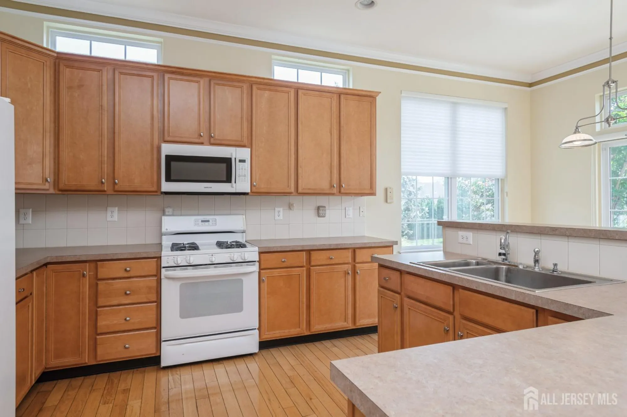 Property Slideshow image 12 of 38 | 9 glen eagles way, Monroe, NJ, 08831