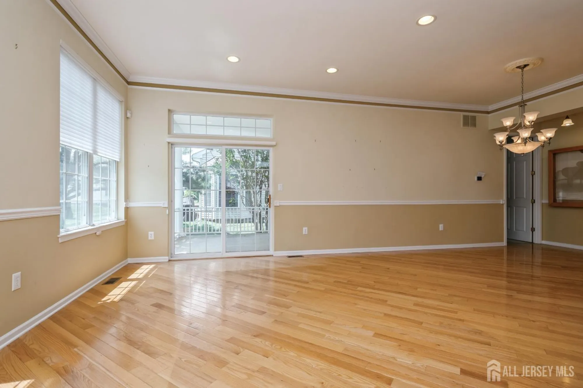 Property Slideshow image 10 of 38 | 9 glen eagles way, Monroe, NJ, 08831