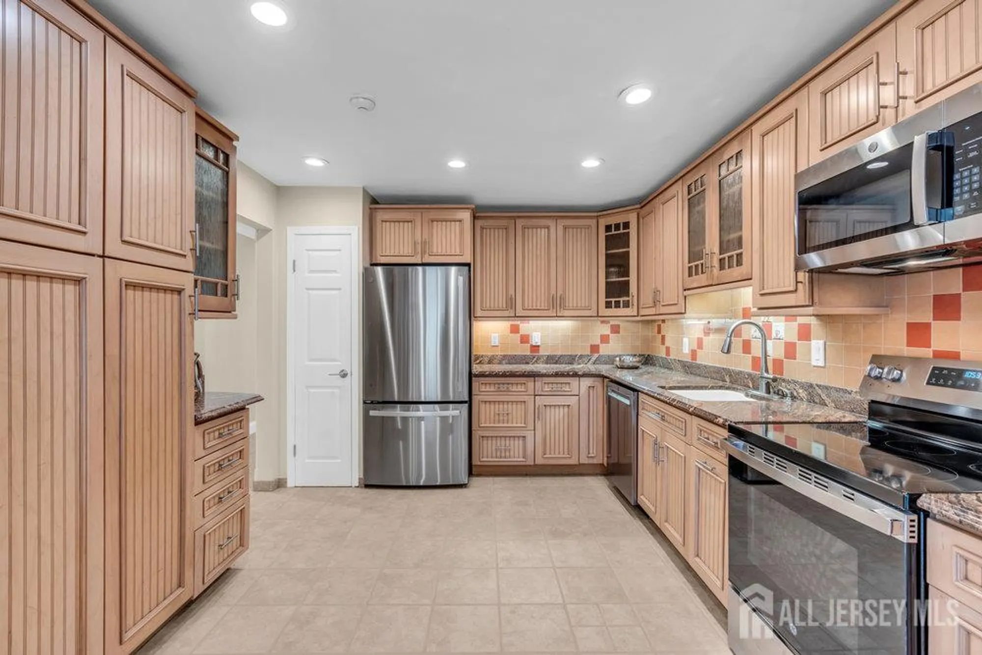 Property Slideshow image 16 of 47 | 8 ethan allen dr a, Monroe, NJ, 08831