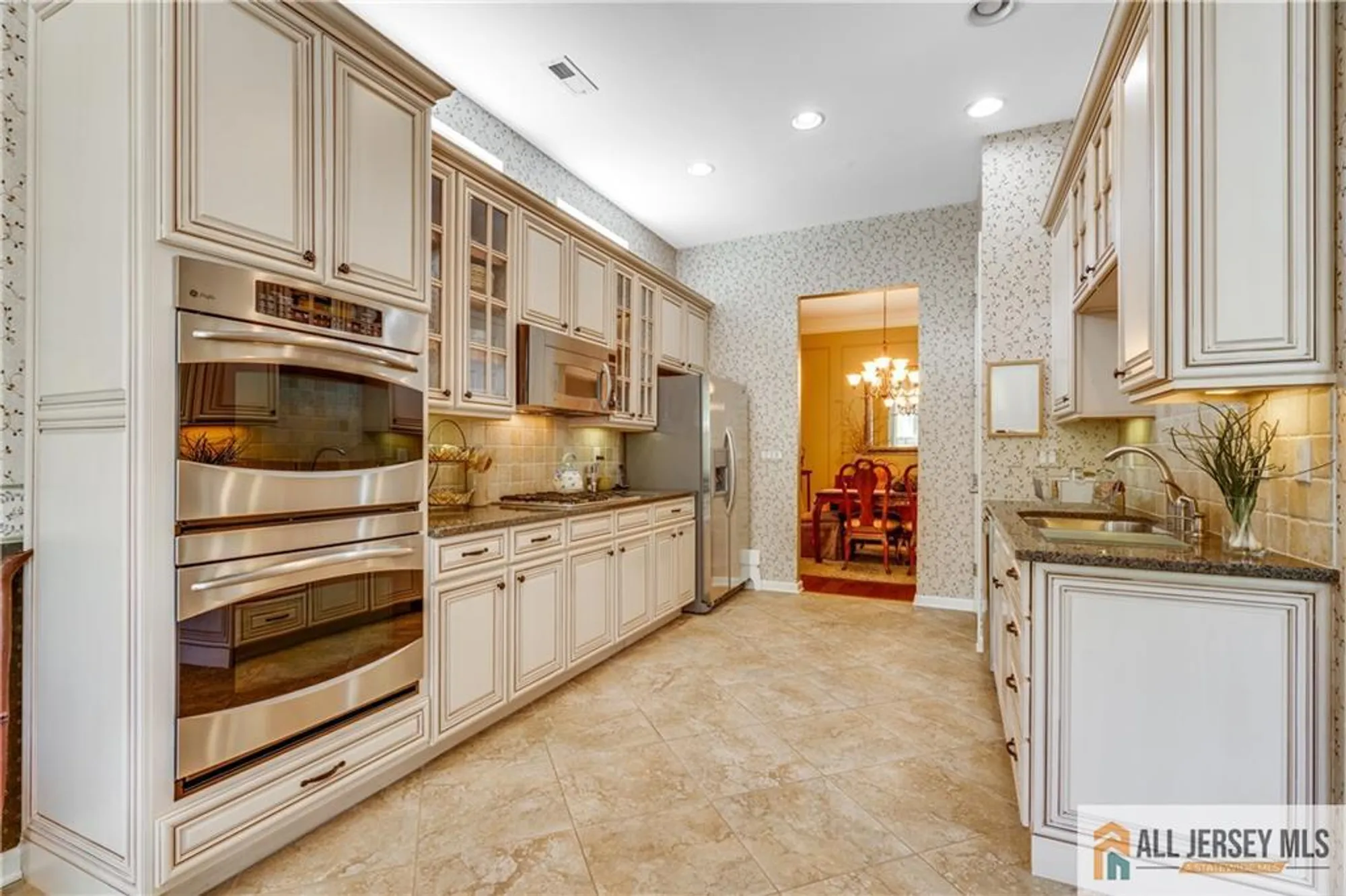Property Slideshow image 10 of 28 | 77 andover dr, Kendall Park, NJ, 08824