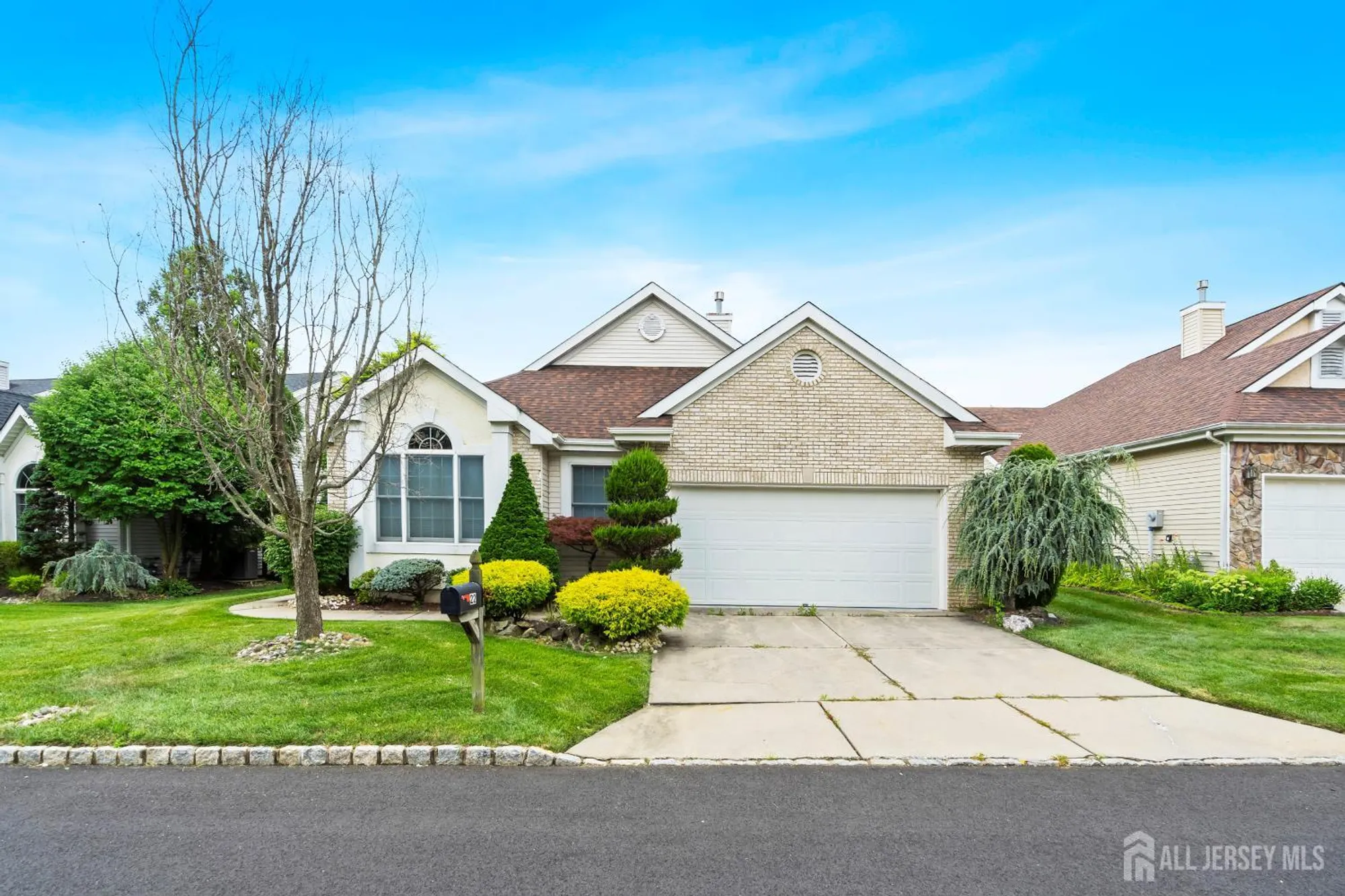 Property Slideshow image 1 of 32 | 22 chandler ct, Monroe, NJ, 08831