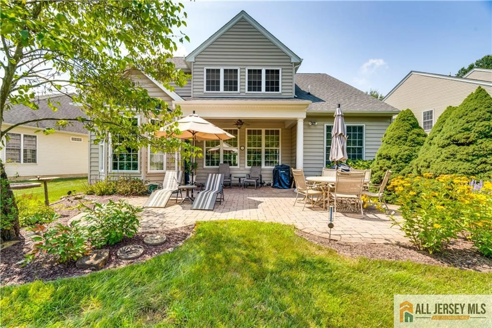 Property Slideshow image 22 of 28 | 77 andover dr, Kendall Park, NJ, 08824