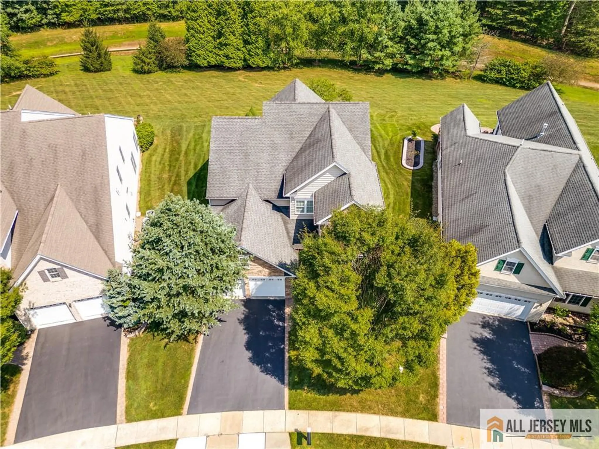 Property Slideshow image 2 of 28 | 77 andover dr, Kendall Park, NJ, 08824