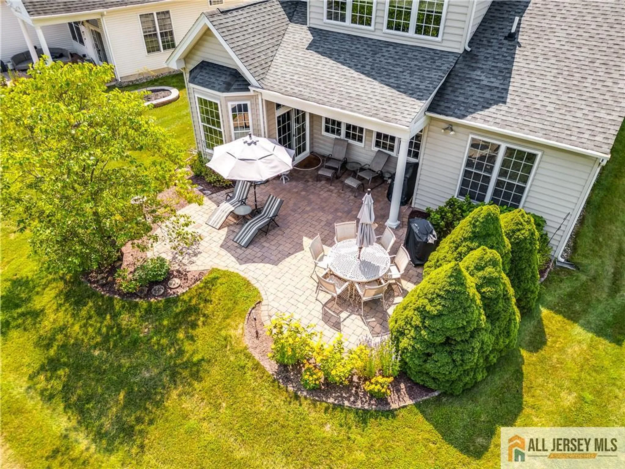 Property Slideshow image 24 of 28 | 77 andover dr, Kendall Park, NJ, 08824