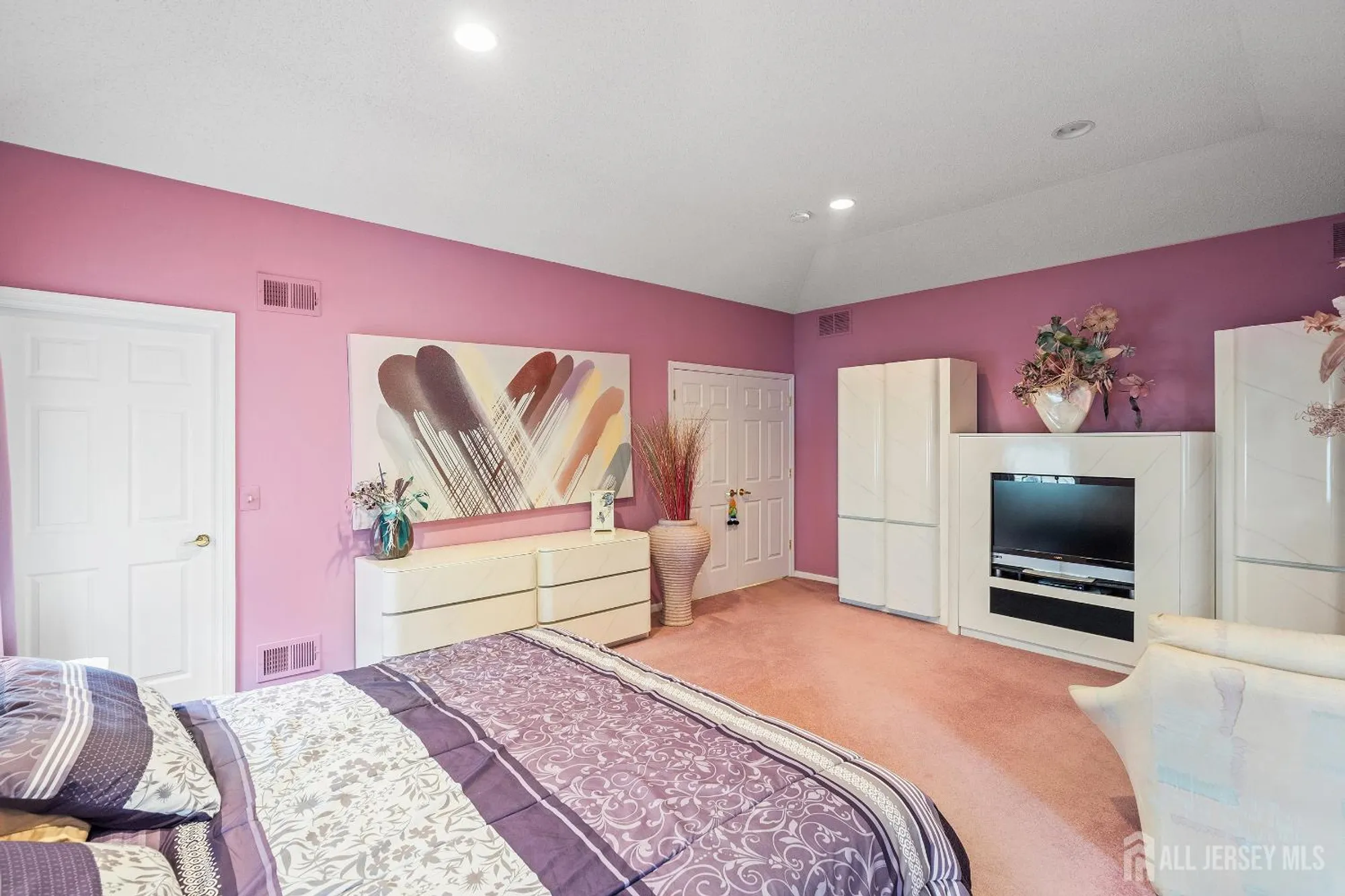 Property Slideshow image 15 of 32 | 22 chandler ct, Monroe, NJ, 08831