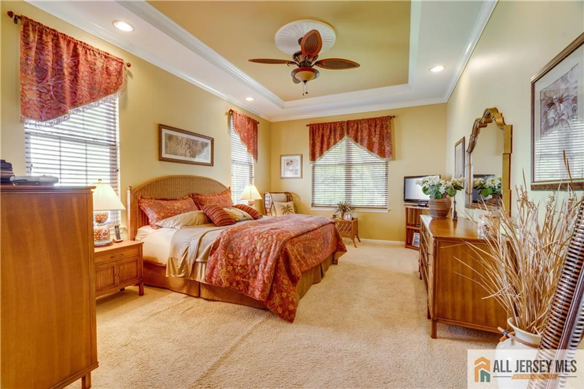 Property Slideshow image 13 of 28 | 77 andover dr, Kendall Park, NJ, 08824