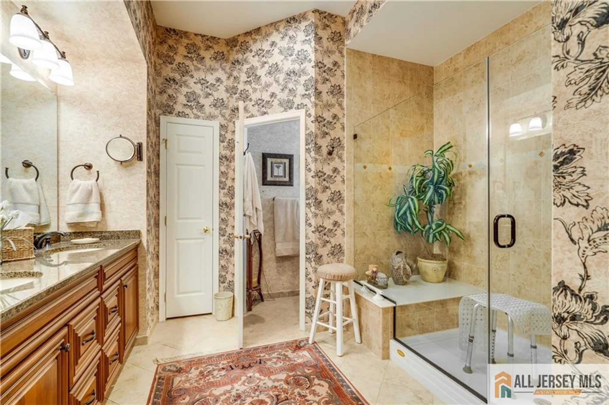 Property Slideshow image 14 of 28 | 77 andover dr, Kendall Park, NJ, 08824