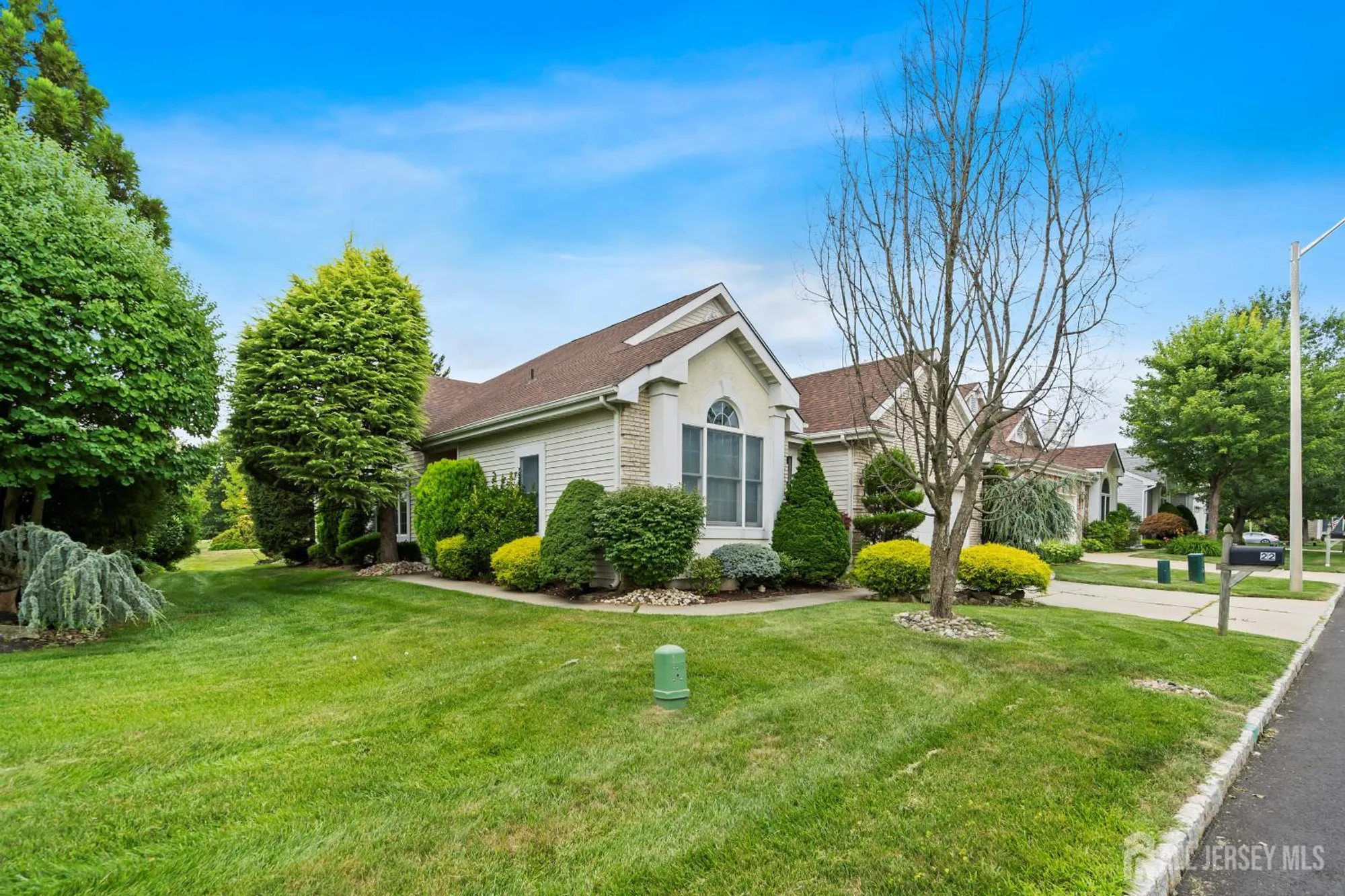 Property Slideshow image 2 of 32 | 22 chandler ct, Monroe, NJ, 08831