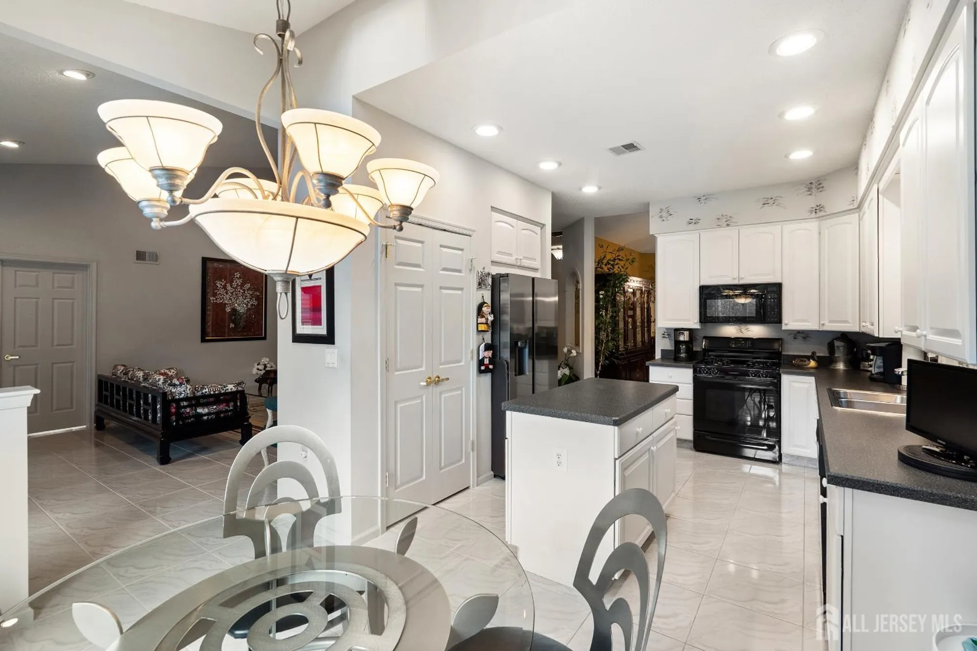 Property Slideshow image 10 of 32 | 22 chandler ct, Monroe, NJ, 08831