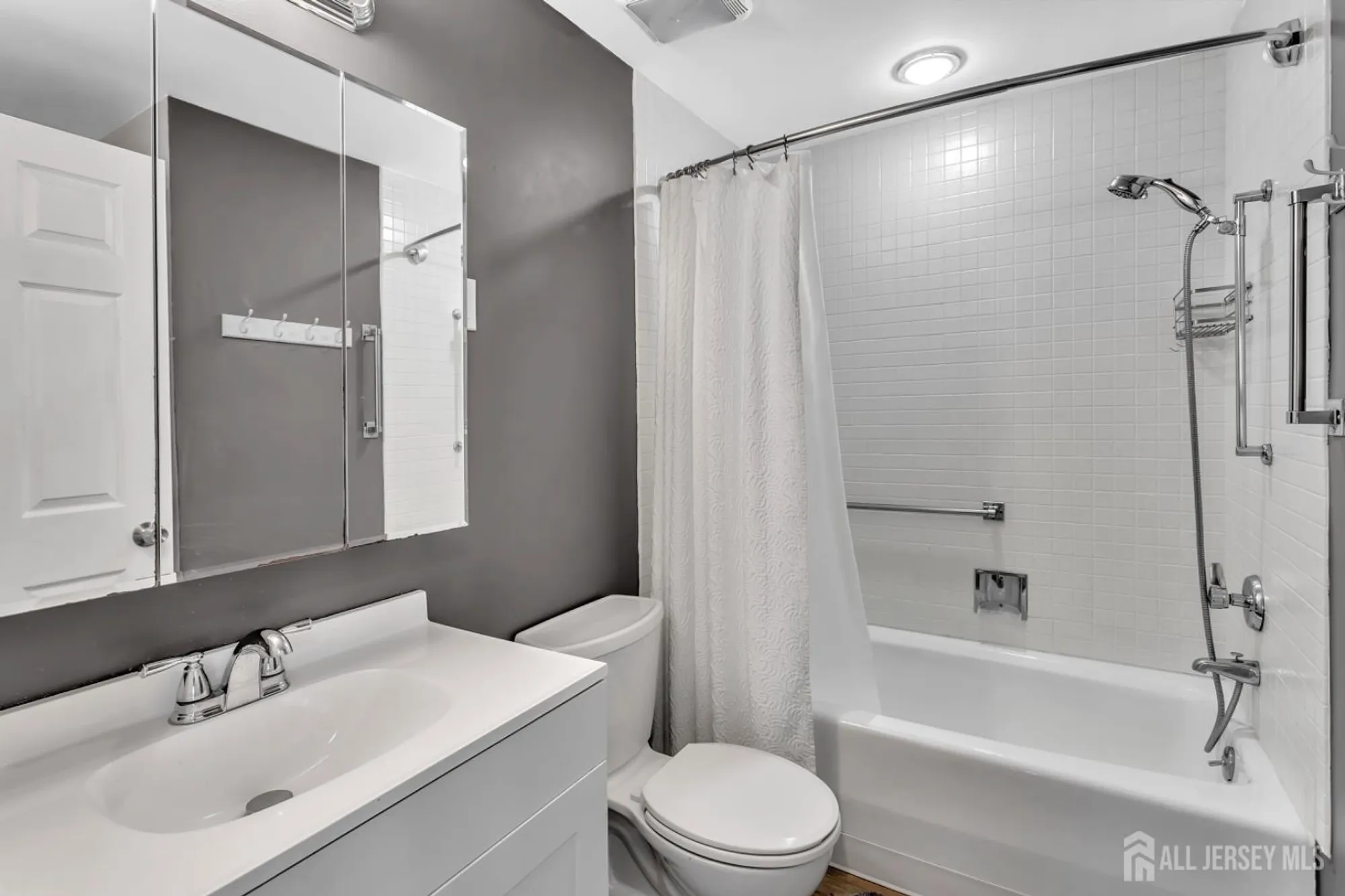 Property Slideshow image 16 of 25 | 326 nantuckett ln a, Monroe, NJ, 08831