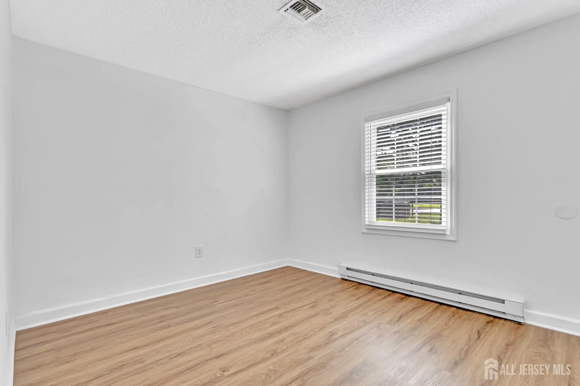 Property Slideshow image 21 of 25 | 326 nantuckett ln a, Monroe, NJ, 08831