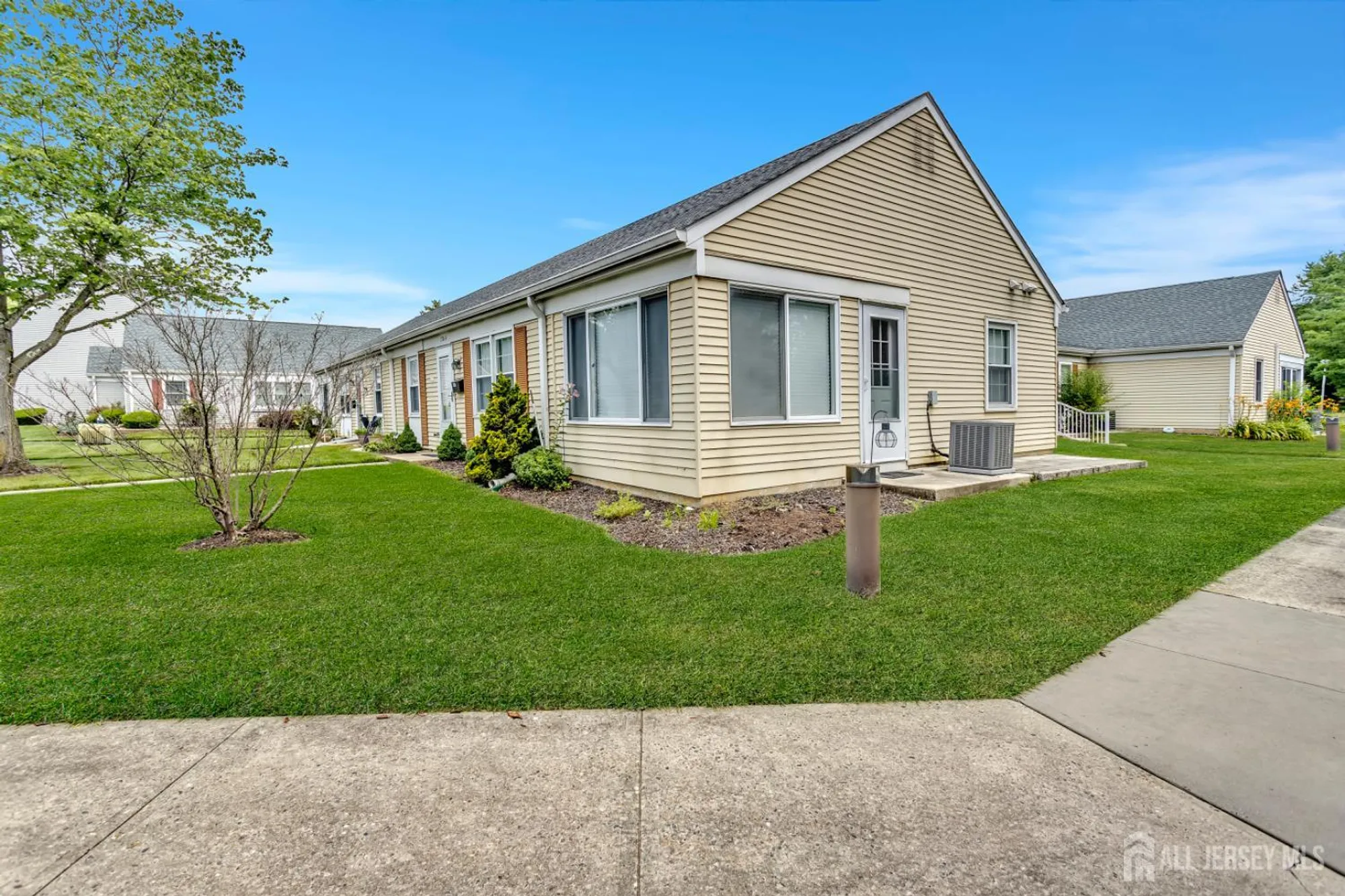 Property Slideshow image 2 of 25 | 326 nantuckett ln a, Monroe, NJ, 08831