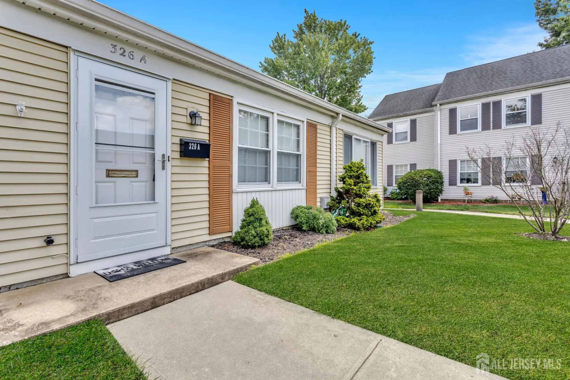 Property Slideshow image 3 of 25 | 326 nantuckett ln a, Monroe, NJ, 08831