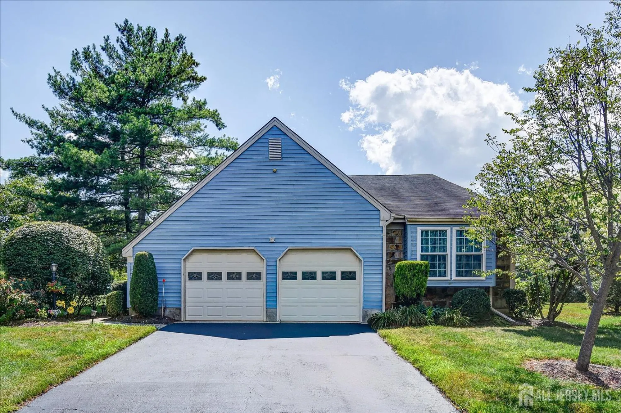 Property Slideshow image 1 of 31 | 20 john hancock dr, Monroe, NJ, 08831