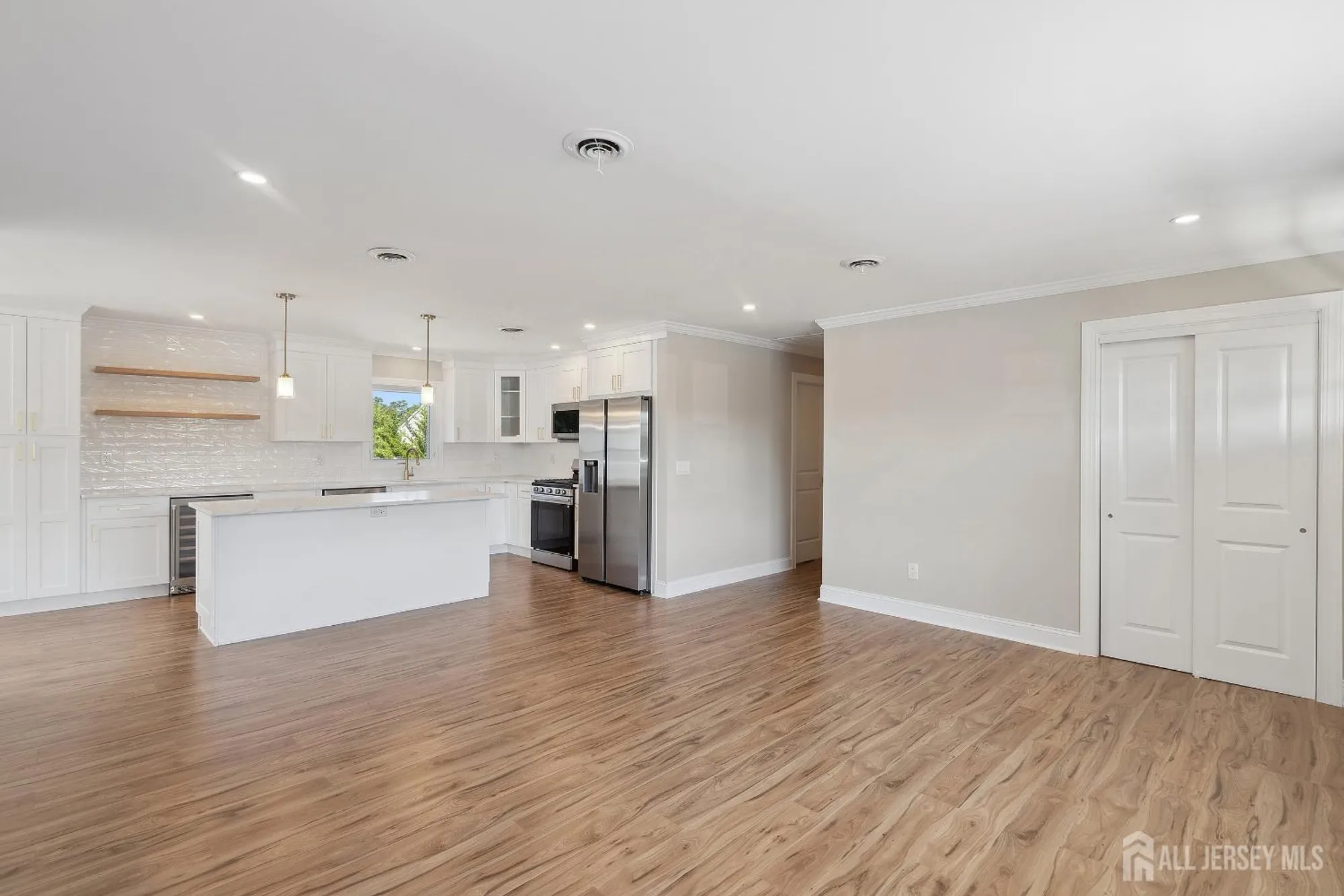 Property Slideshow image 6 of 27 | 95 carlisle rd, Toms River, NJ, 08757