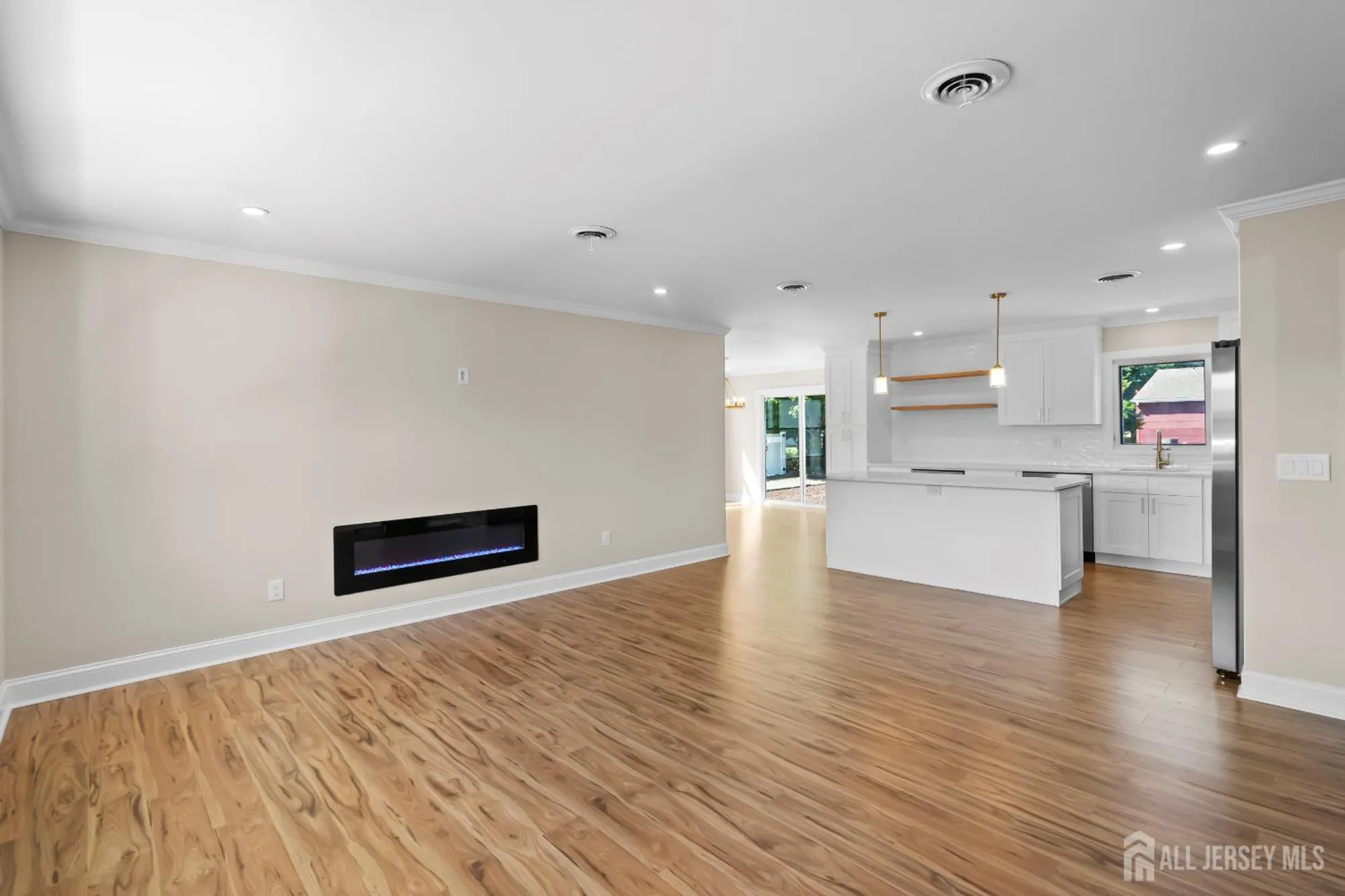 Property Slideshow image 8 of 27 | 95 carlisle rd, Toms River, NJ, 08757