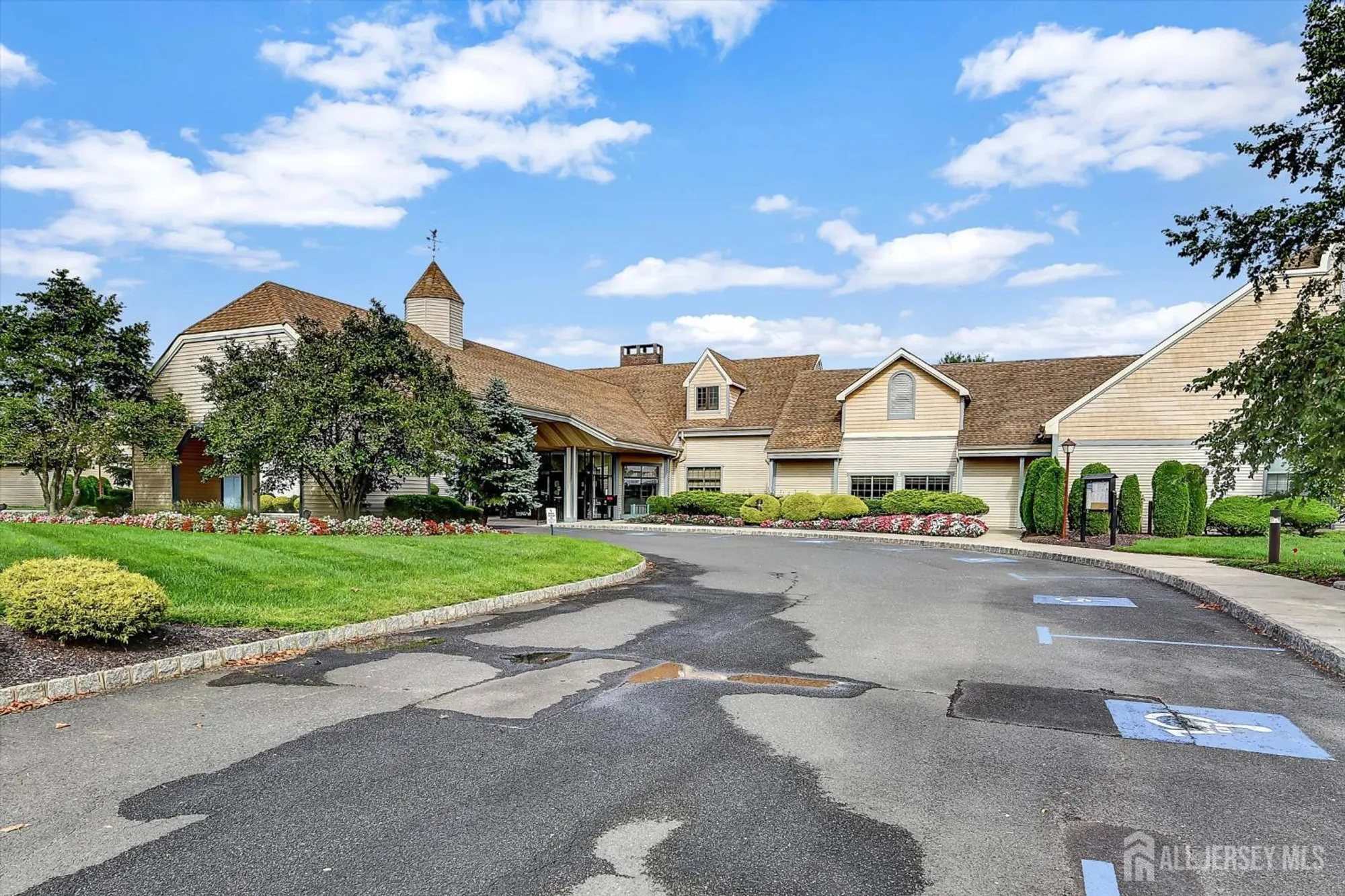 Property Slideshow image 25 of 31 | 20 john hancock dr, Monroe, NJ, 08831