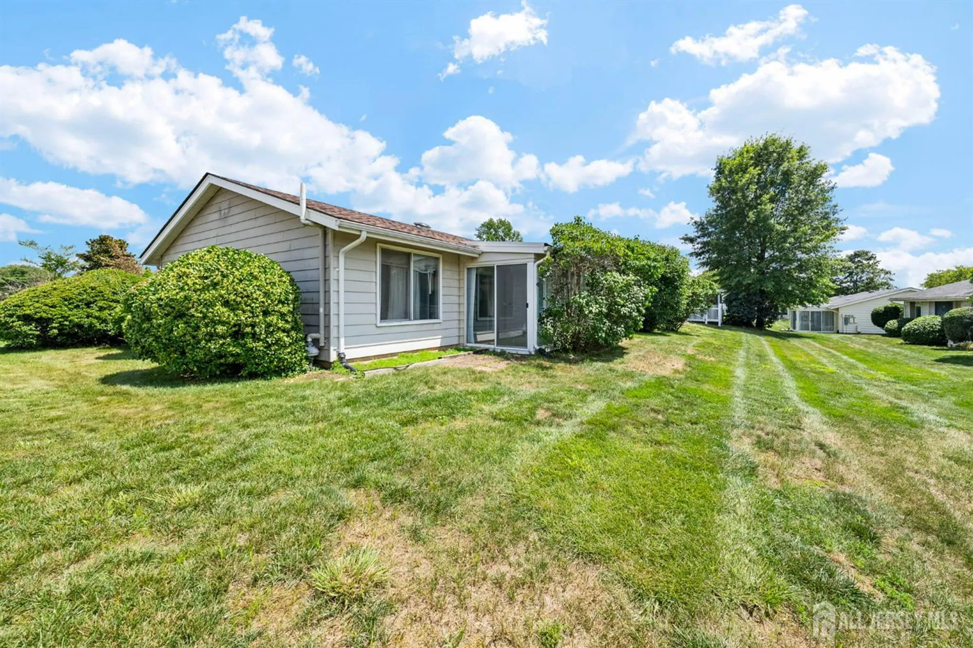 Property Slideshow image 28 of 36 | 213 doremus dr c, Monroe, NJ, 08831