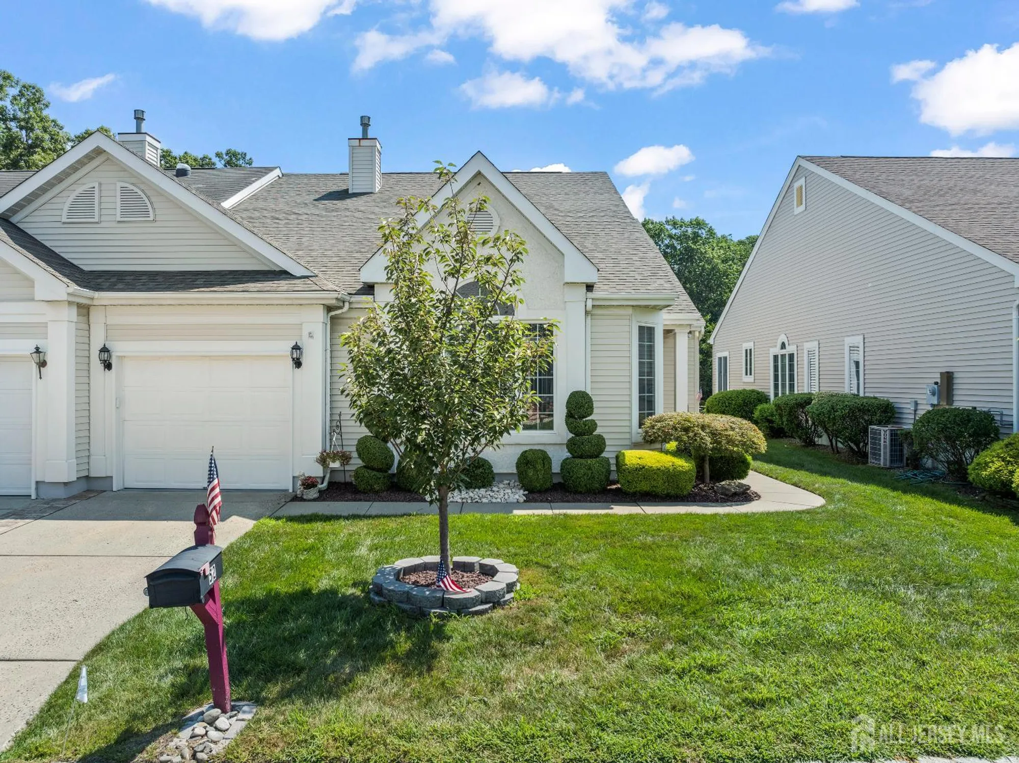 Property Slideshow image 1 of 30 | 52 stonewyck pl, Monroe, NJ, 08831