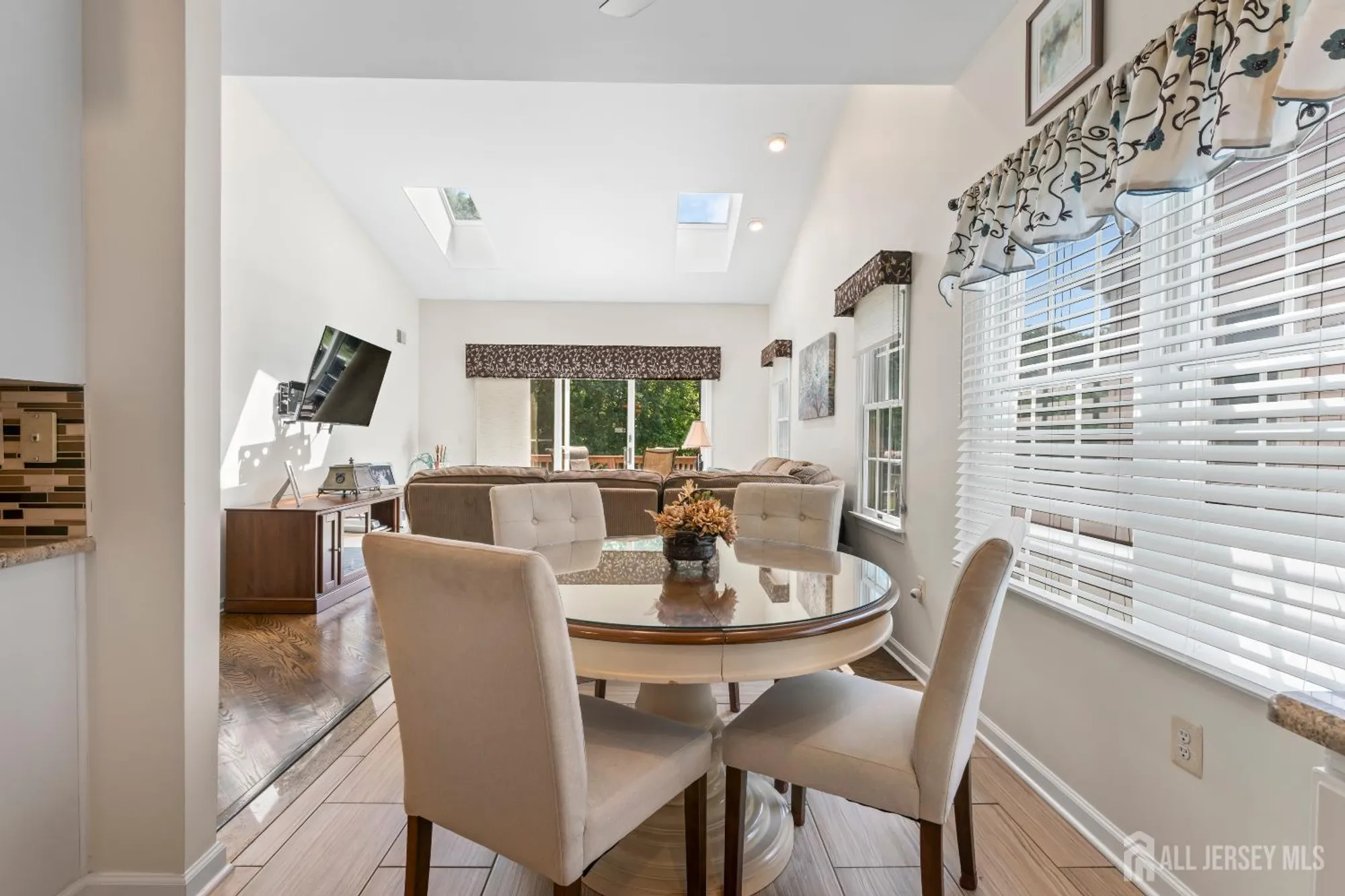 Property Slideshow image 11 of 30 | 52 stonewyck pl, Monroe, NJ, 08831