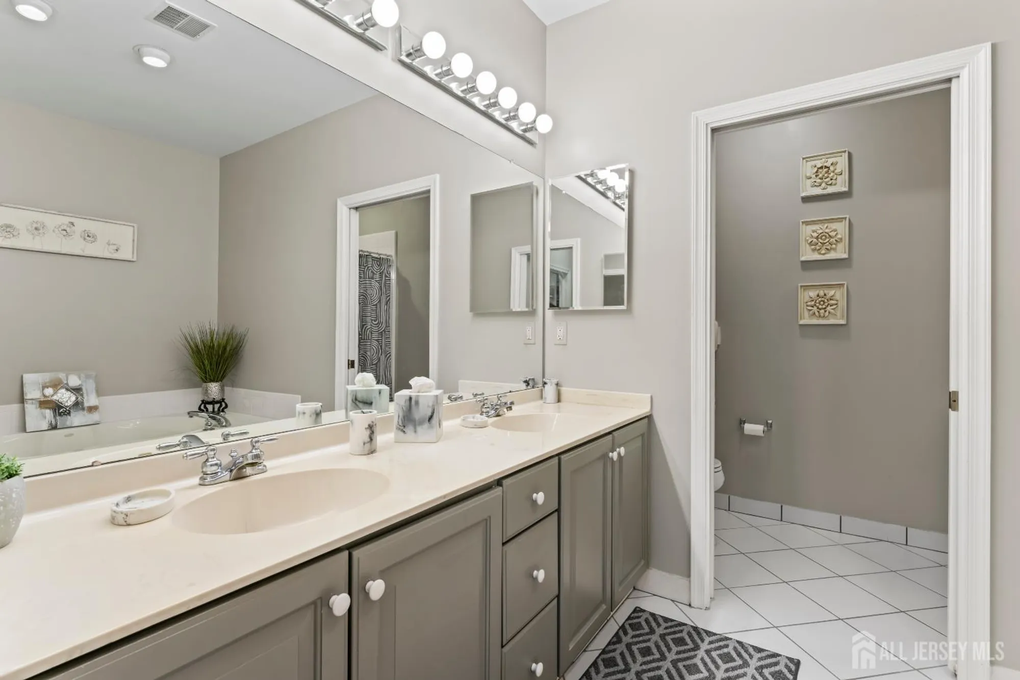 Property Slideshow image 25 of 30 | 52 stonewyck pl, Monroe, NJ, 08831