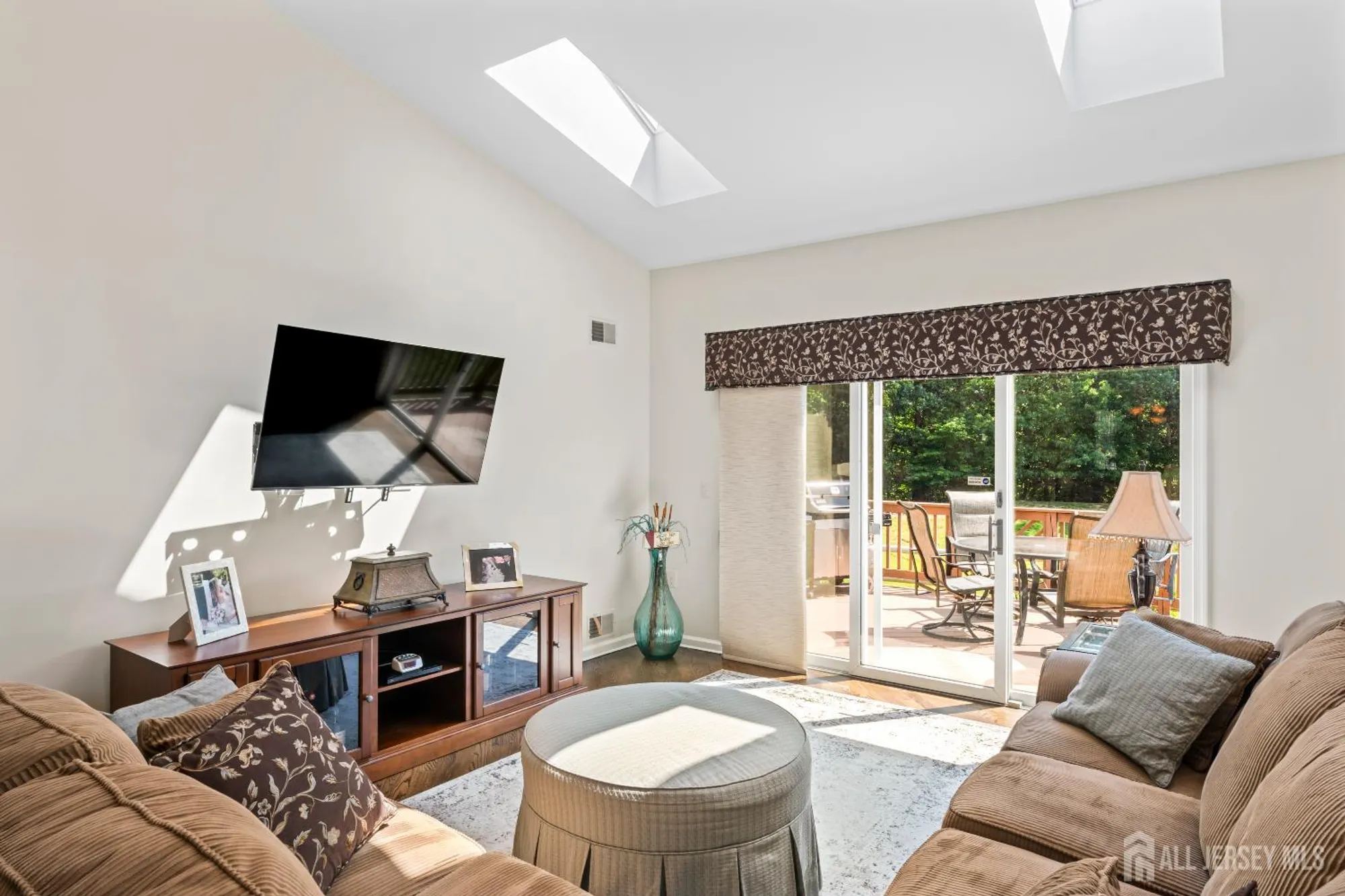 Property Slideshow image 12 of 30 | 52 stonewyck pl, Monroe, NJ, 08831