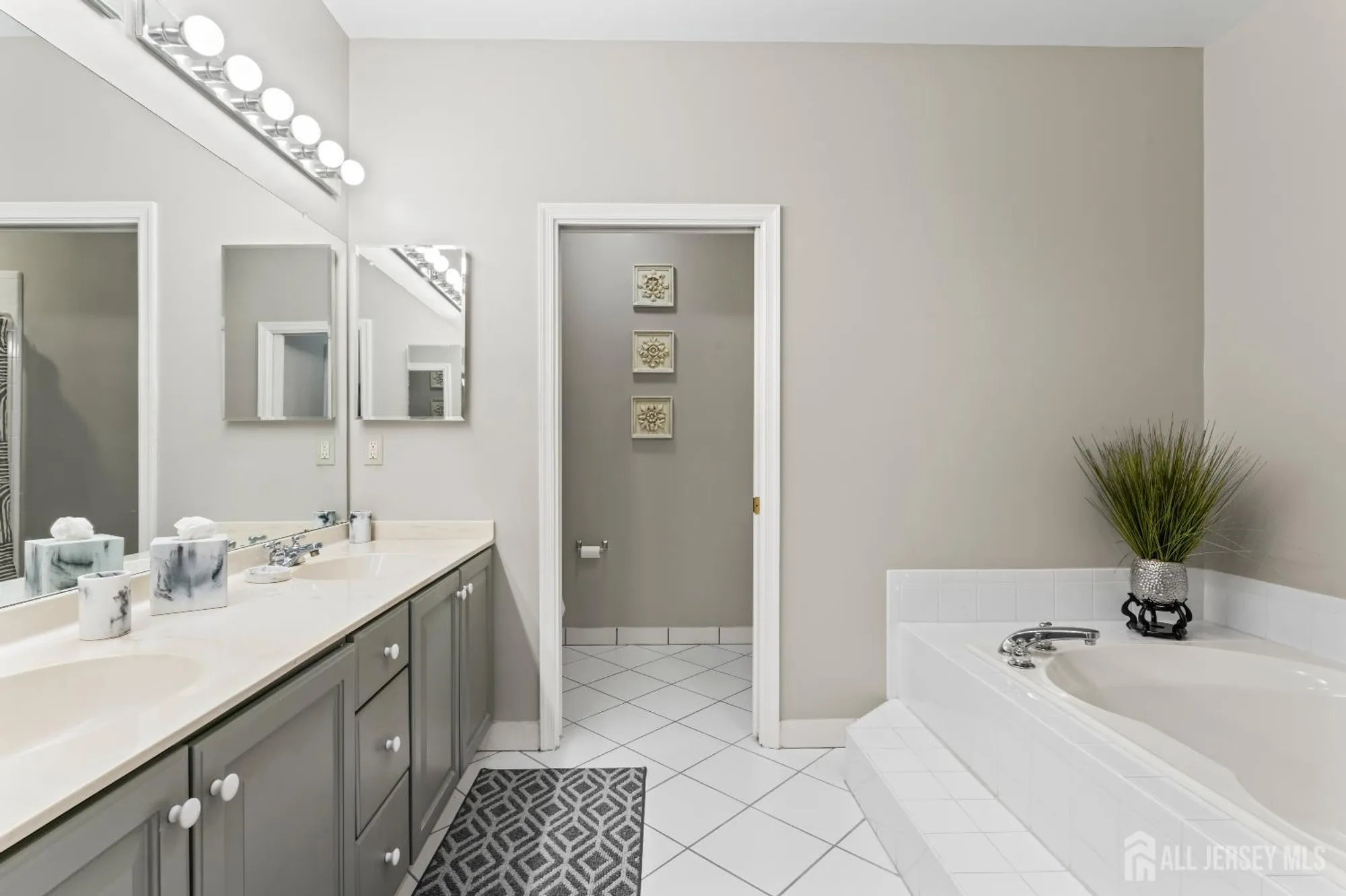 Property Slideshow image 24 of 30 | 52 stonewyck pl, Monroe, NJ, 08831