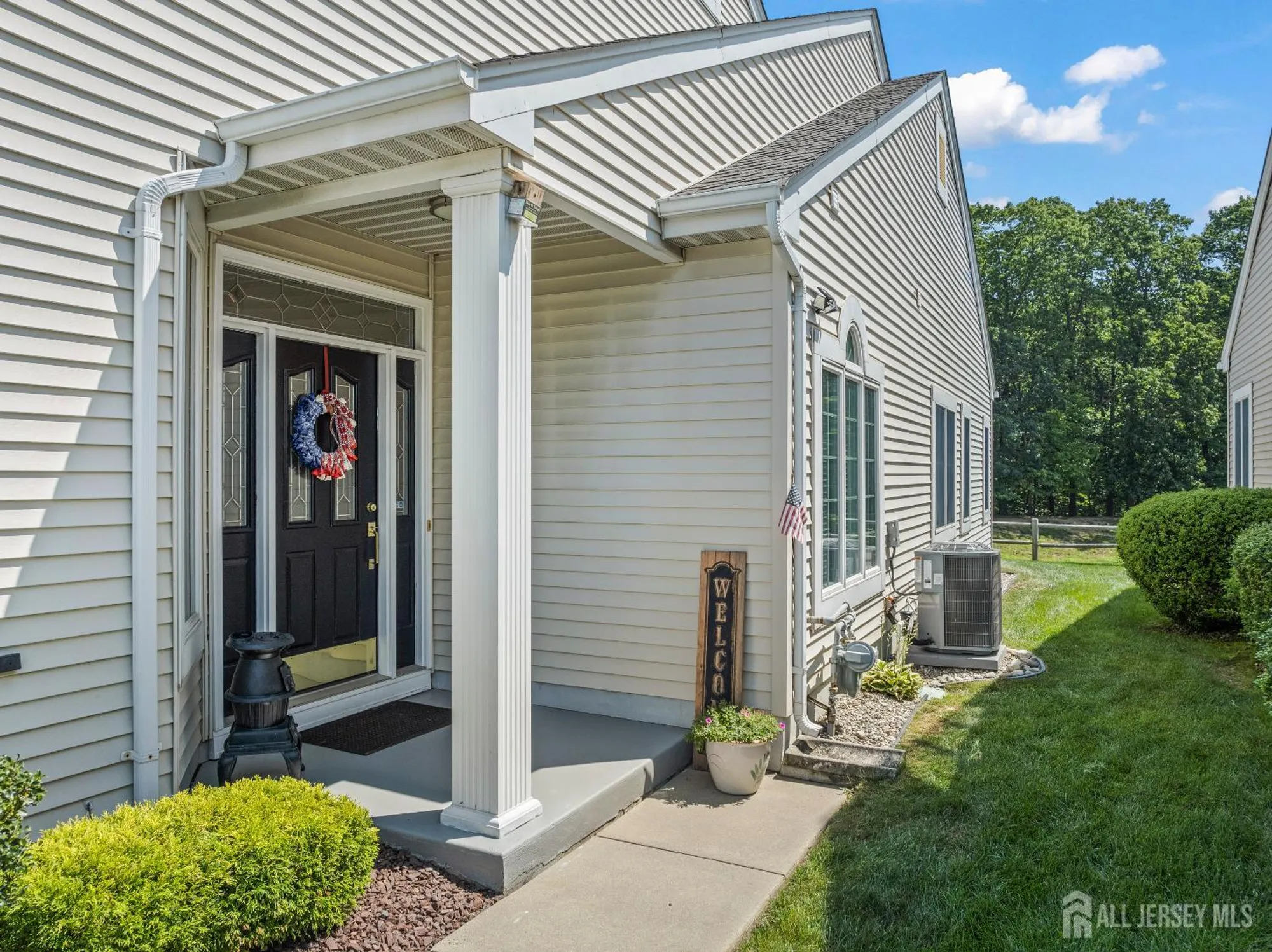 Property Slideshow image 3 of 30 | 52 stonewyck pl, Monroe, NJ, 08831