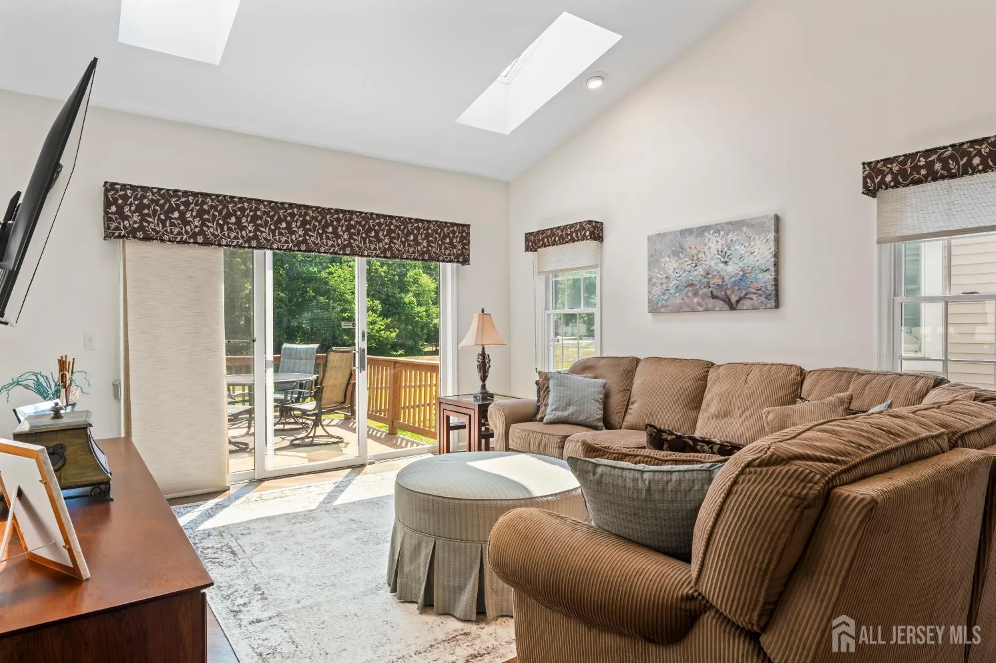 Property Slideshow image 13 of 30 | 52 stonewyck pl, Monroe, NJ, 08831