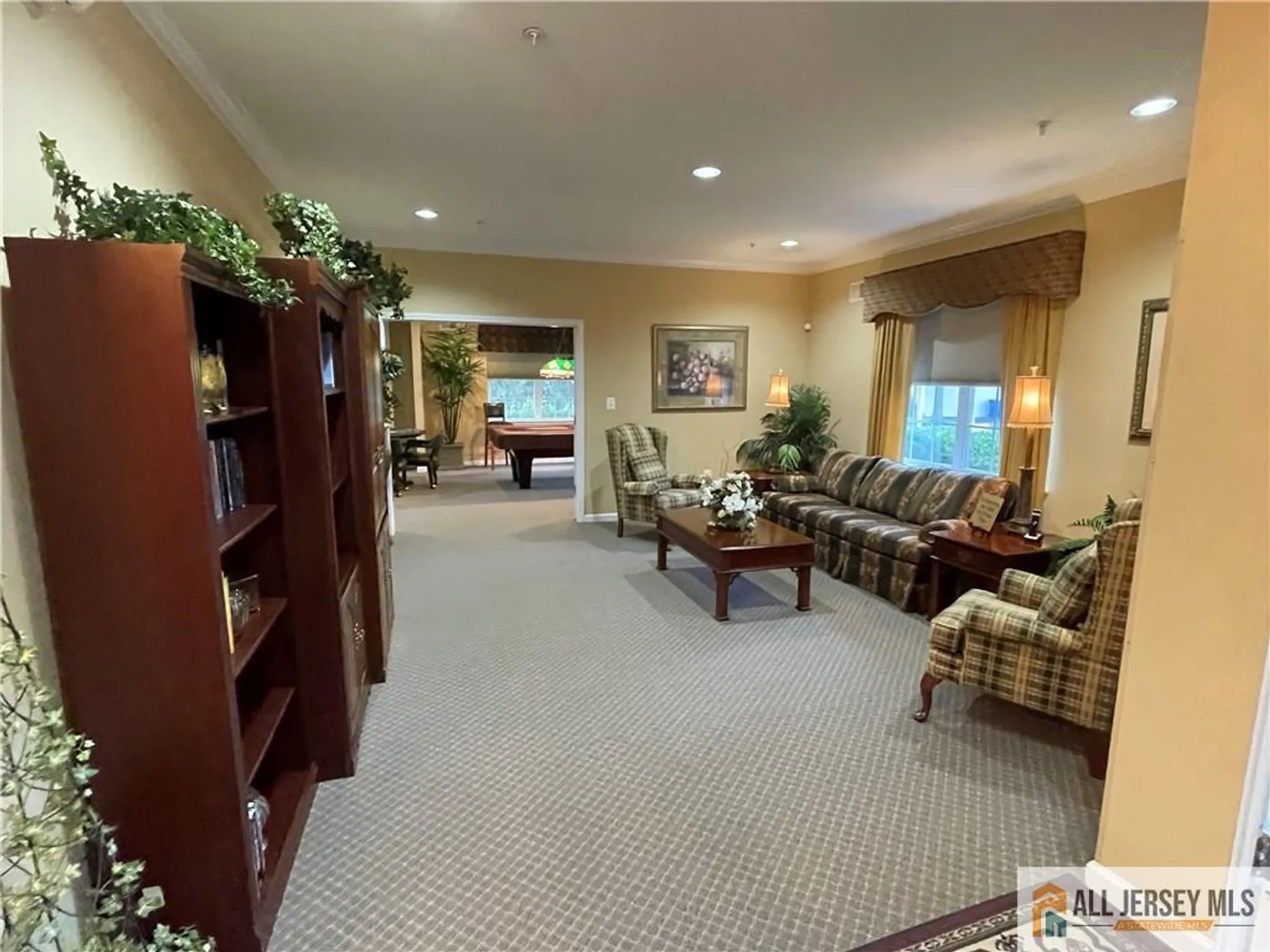Property Slideshow image 38 of 48 | 10 holly manor ct, Helmetta, NJ, 08828