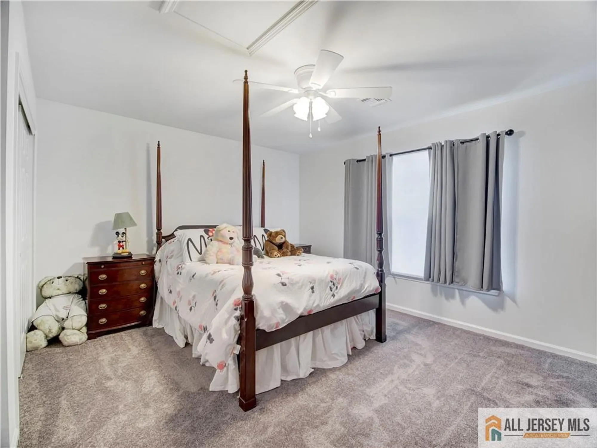 Property Slideshow image 27 of 48 | 10 holly manor ct, Helmetta, NJ, 08828