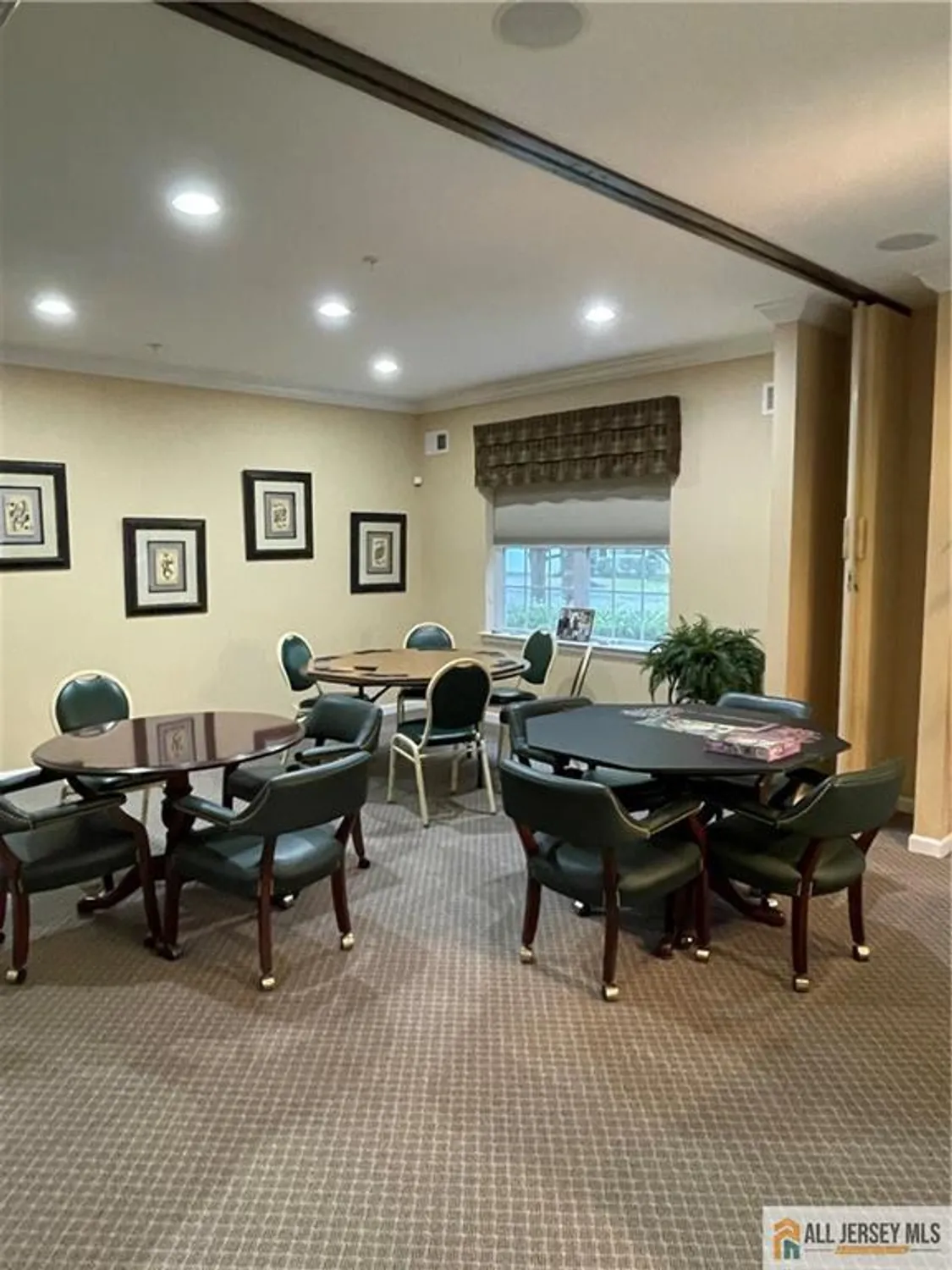 Property Slideshow image 39 of 48 | 10 holly manor ct, Helmetta, NJ, 08828