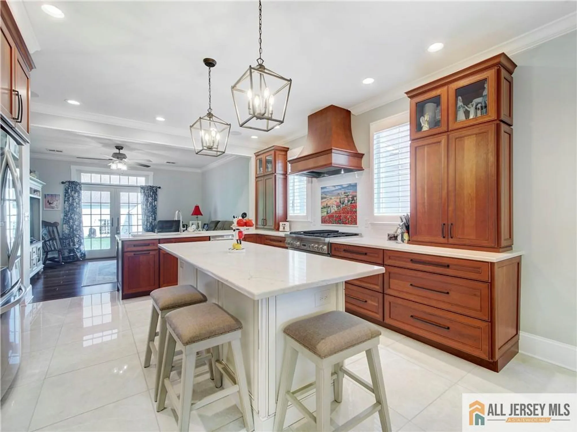 Property Slideshow image 10 of 48 | 10 holly manor ct, Helmetta, NJ, 08828