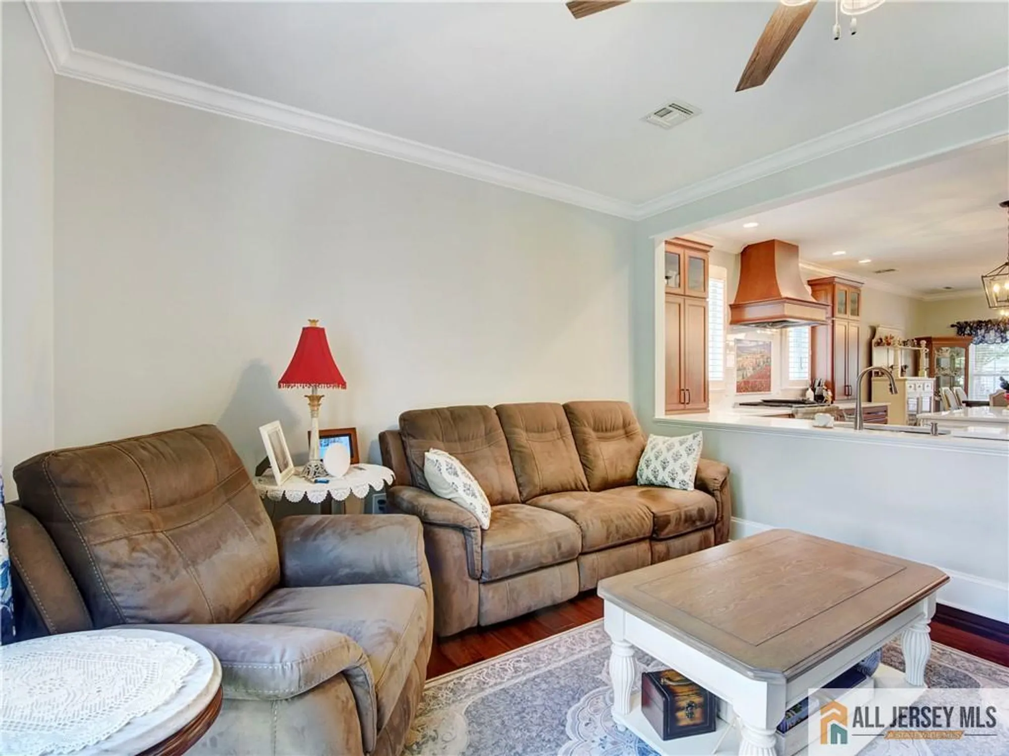 Property Slideshow image 11 of 48 | 10 holly manor ct, Helmetta, NJ, 08828