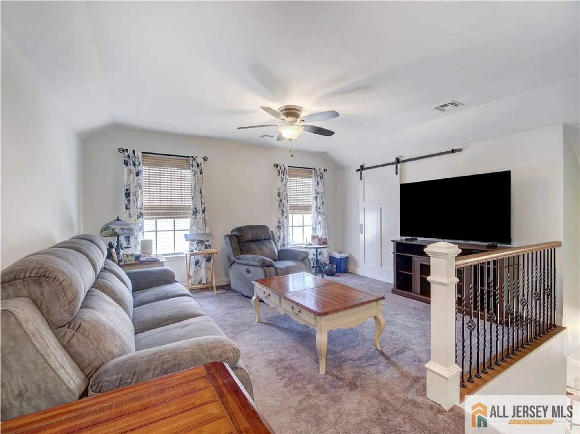 Property Slideshow image 23 of 48 | 10 holly manor ct, Helmetta, NJ, 08828