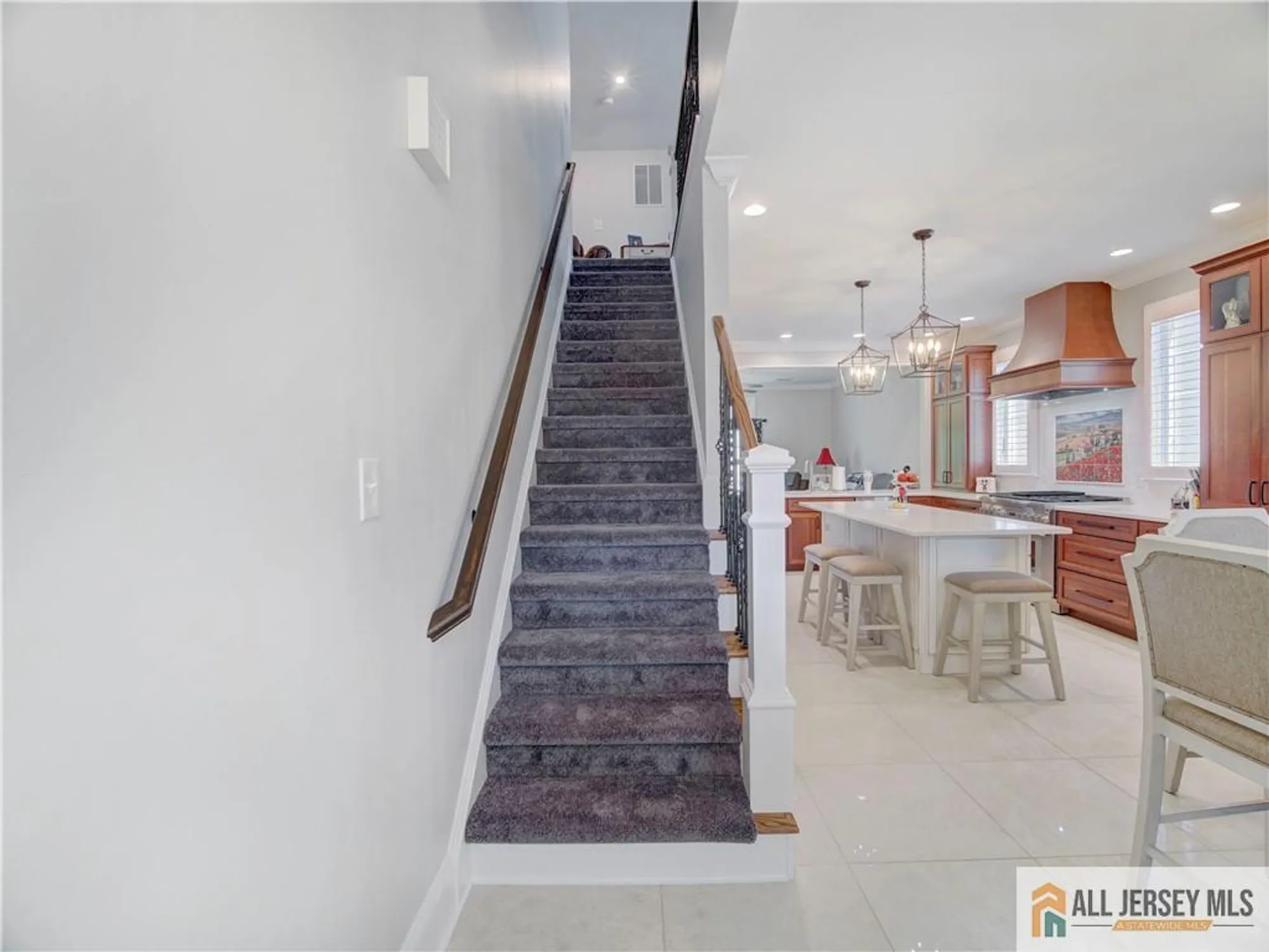 Property Slideshow image 22 of 48 | 10 holly manor ct, Helmetta, NJ, 08828