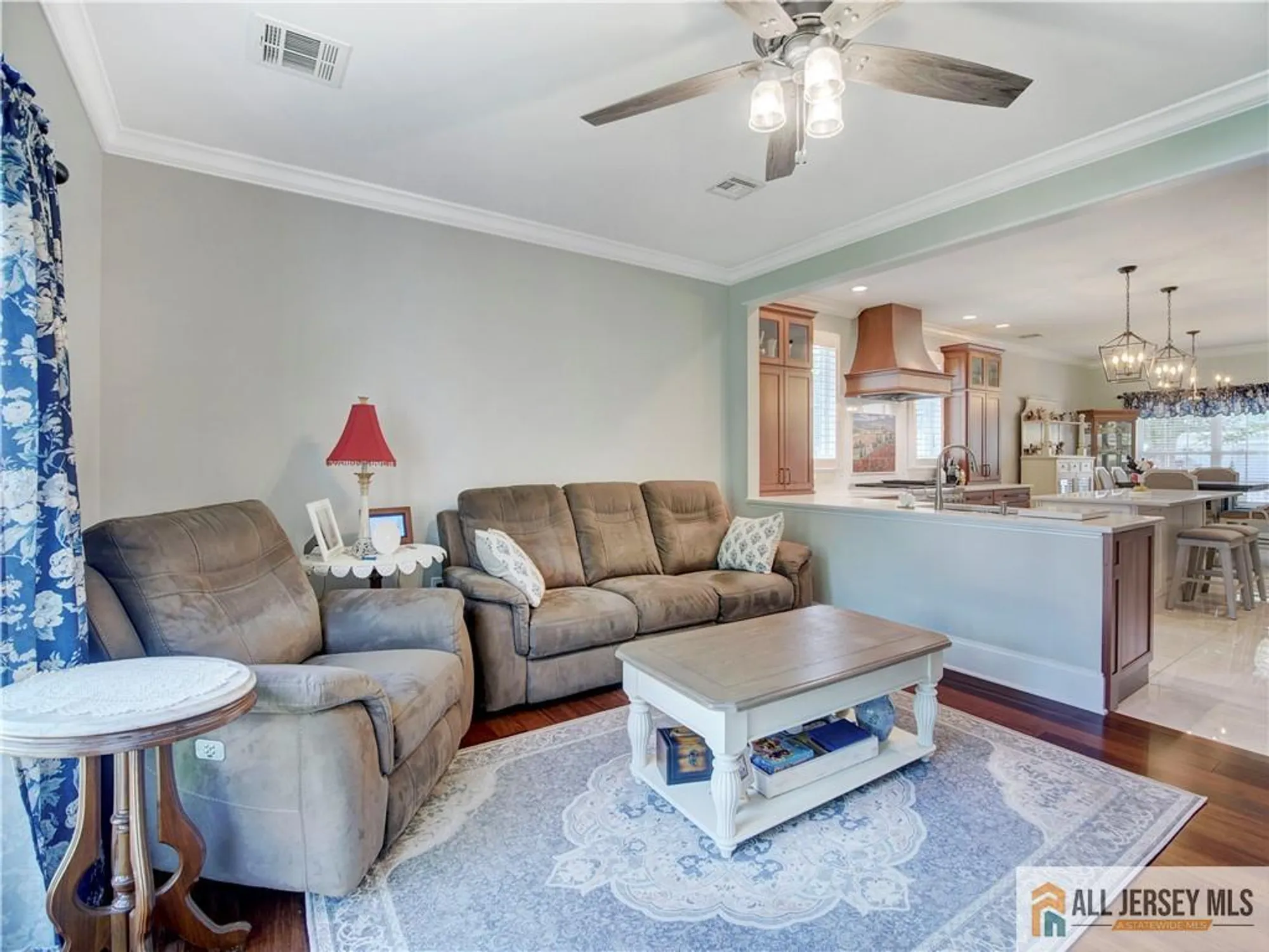 Property Slideshow image 13 of 48 | 10 holly manor ct, Helmetta, NJ, 08828